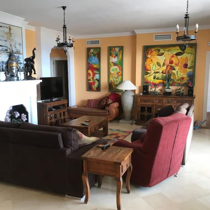 La Perla Beachfront 3 bed Apartment Casares Costa
