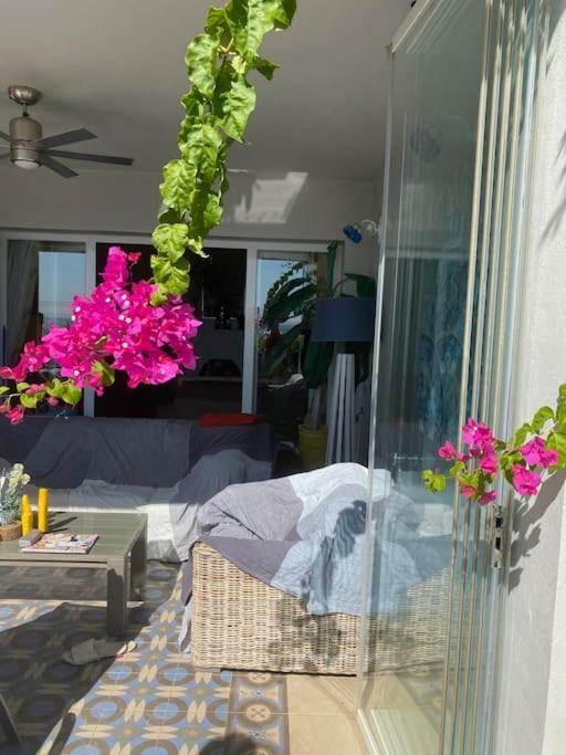 La Perla Beachfront 3 bed Apartment Casares Costa