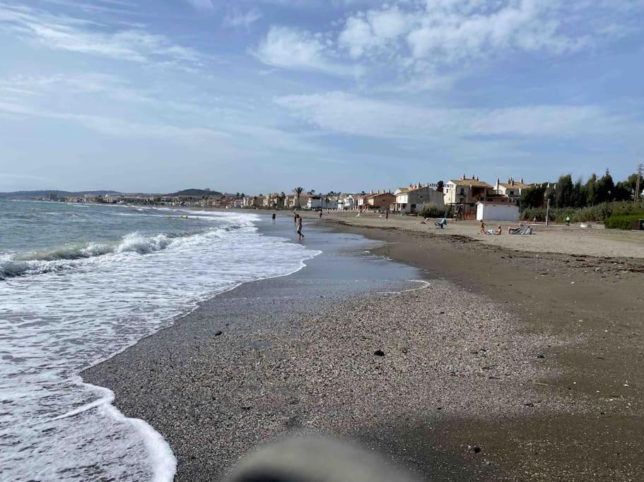 La Perla Beachfront 3 bed Apartment Casares Costa
