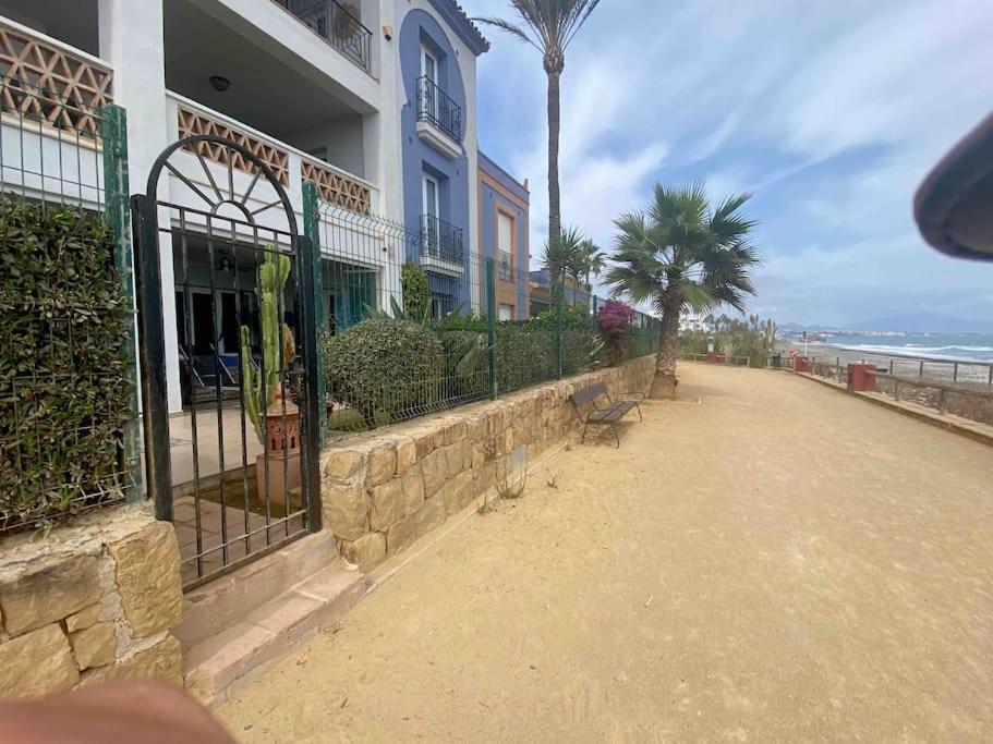 La Perla Beachfront 3 bed Apartment Casares Costa