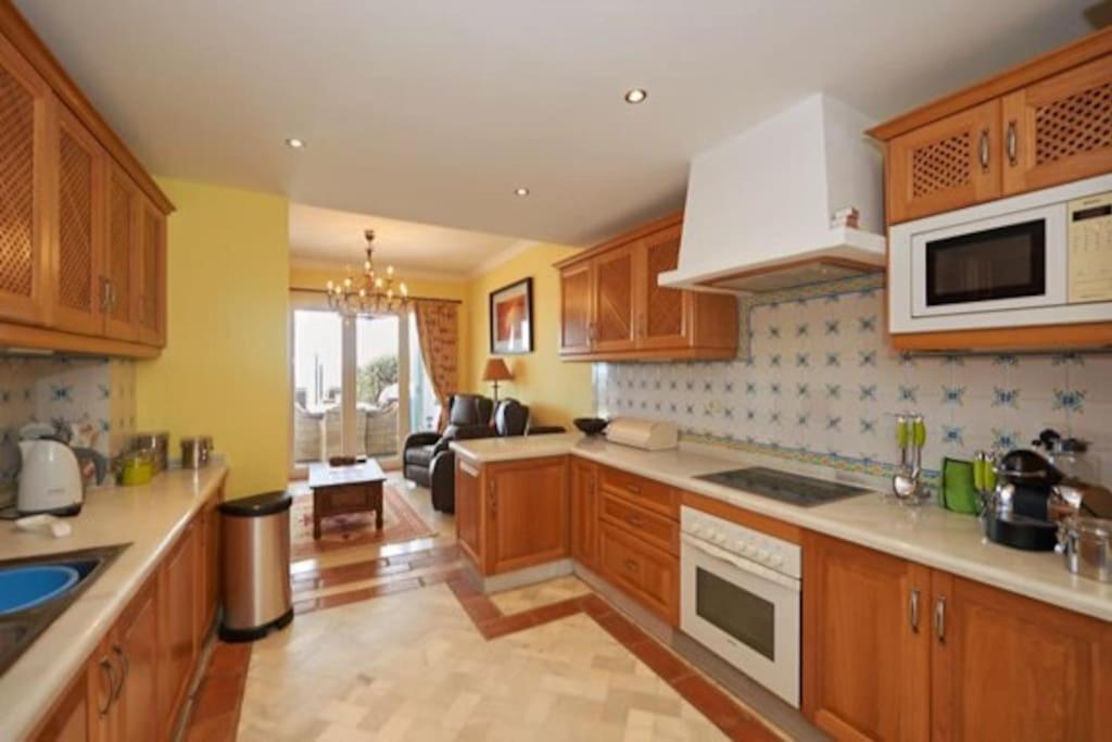 La Perla Beachfront 3 bed Apartment Casares Costa