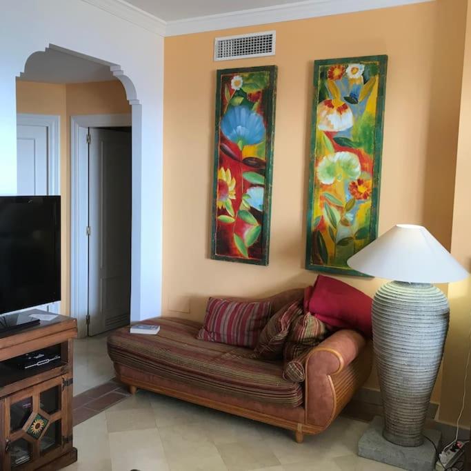 La Perla Beachfront 3 bed Apartment Casares Costa