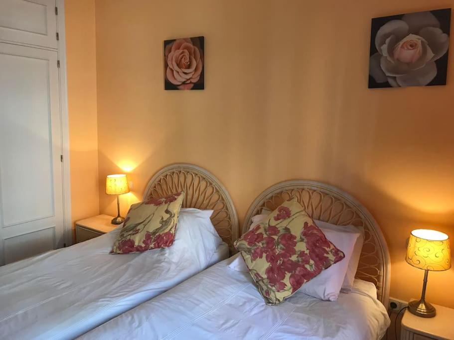 La Perla Beachfront 3 bed Apartment Casares Costa