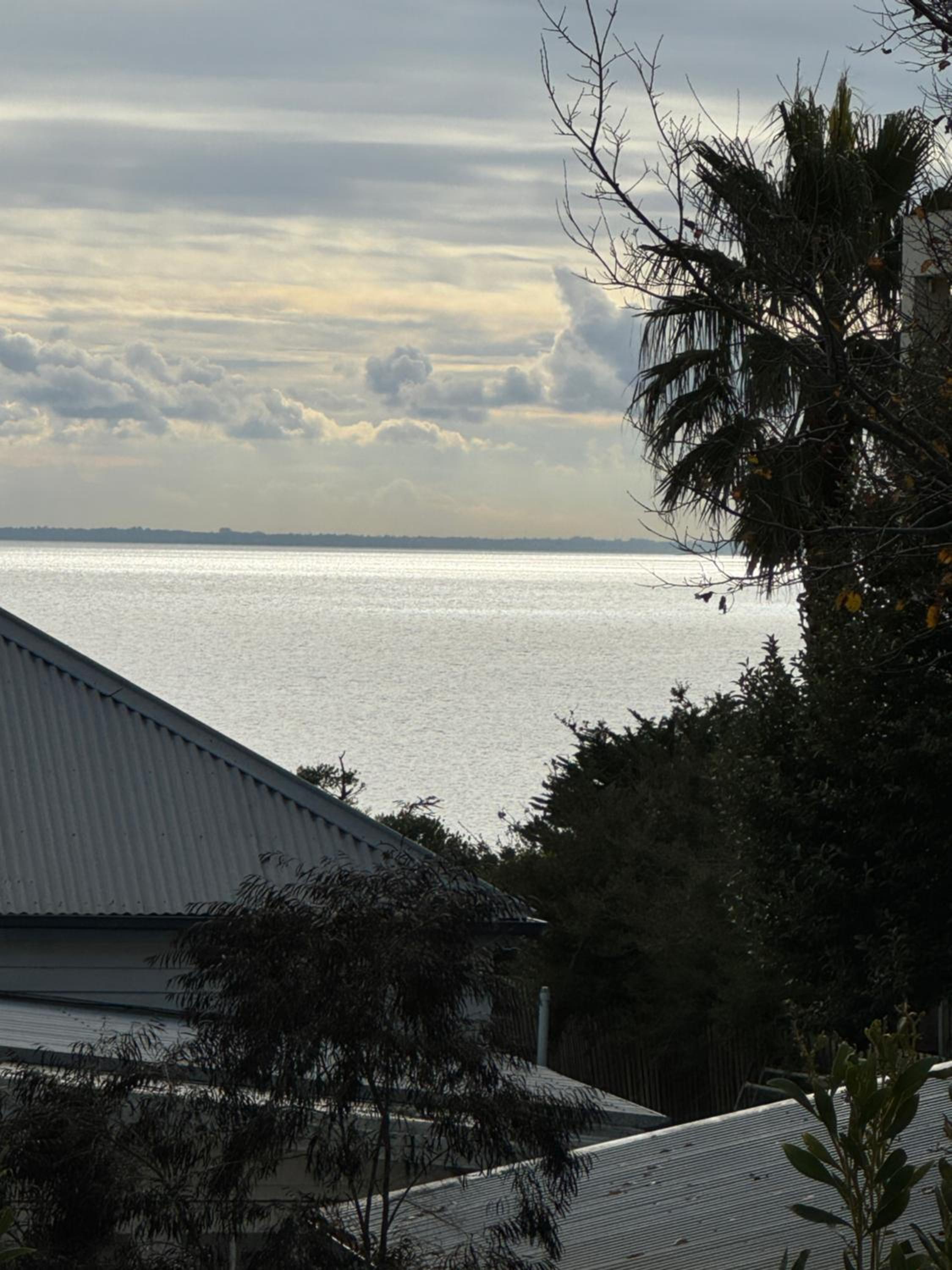 AMAZING location! 1 min stroll to Beach & Sea Views!