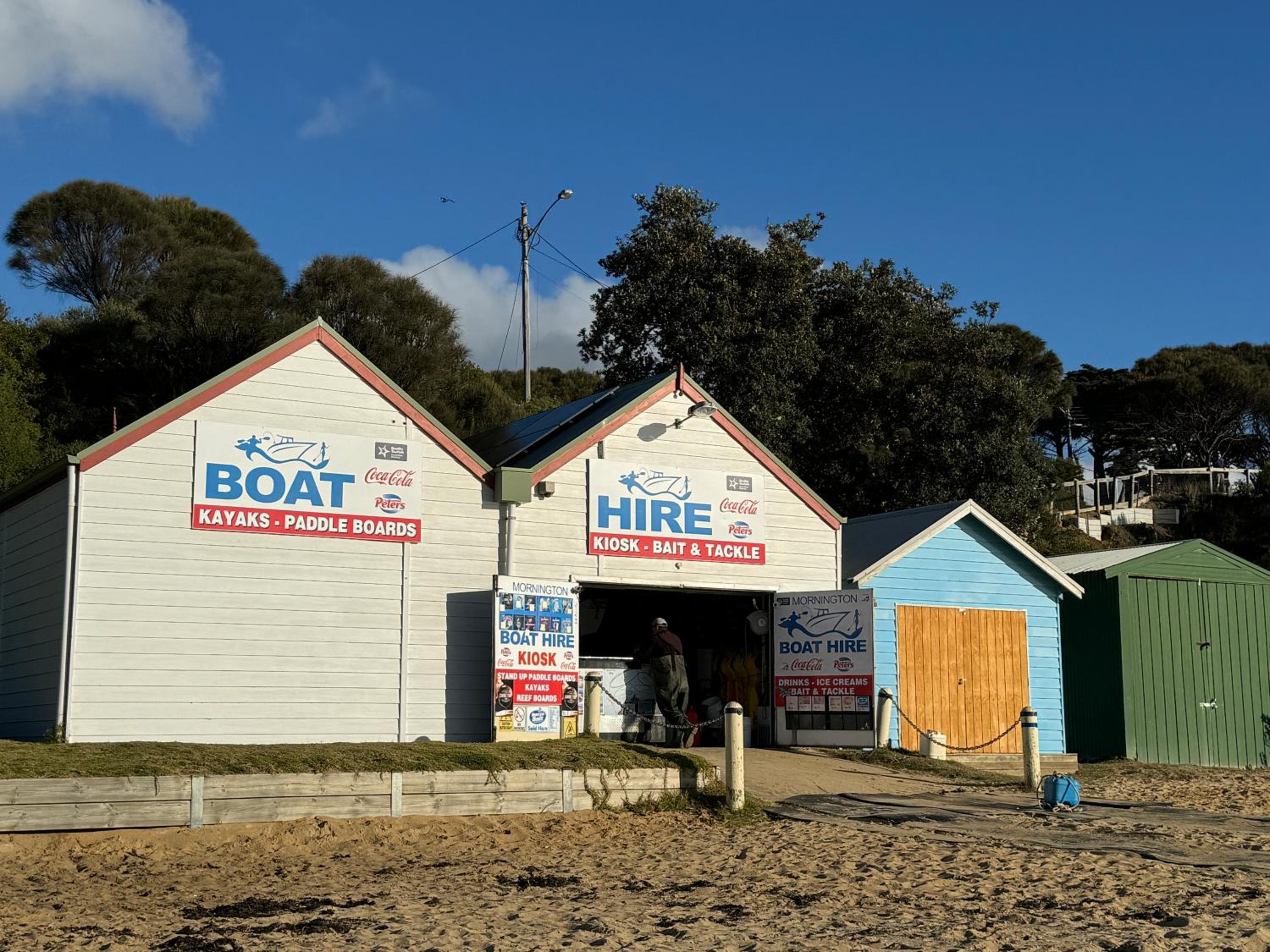 AMAZING location! 1 min stroll to Beach & Sea Views!