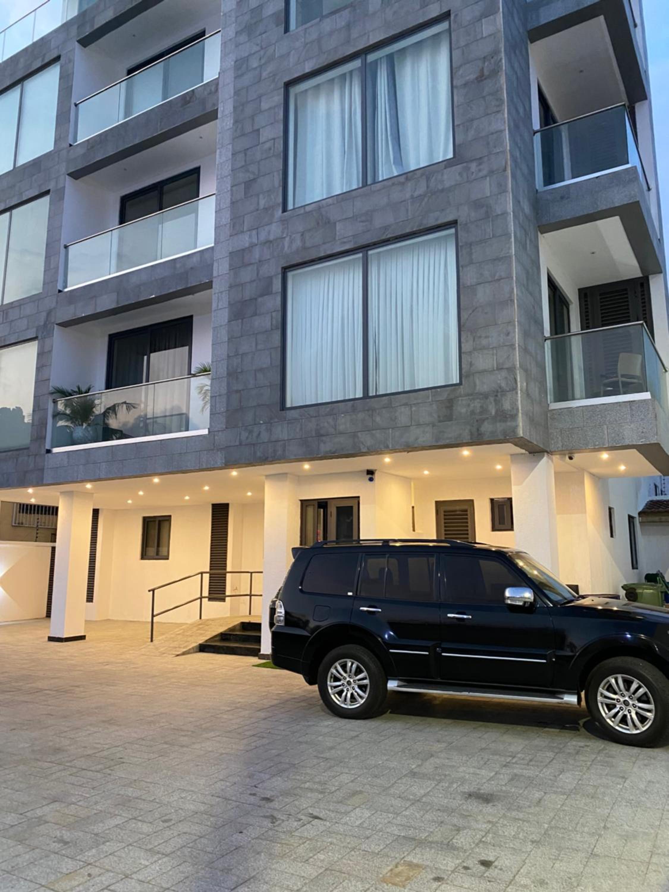 Luxury 2 bedrooms Labone Loft suites view 4