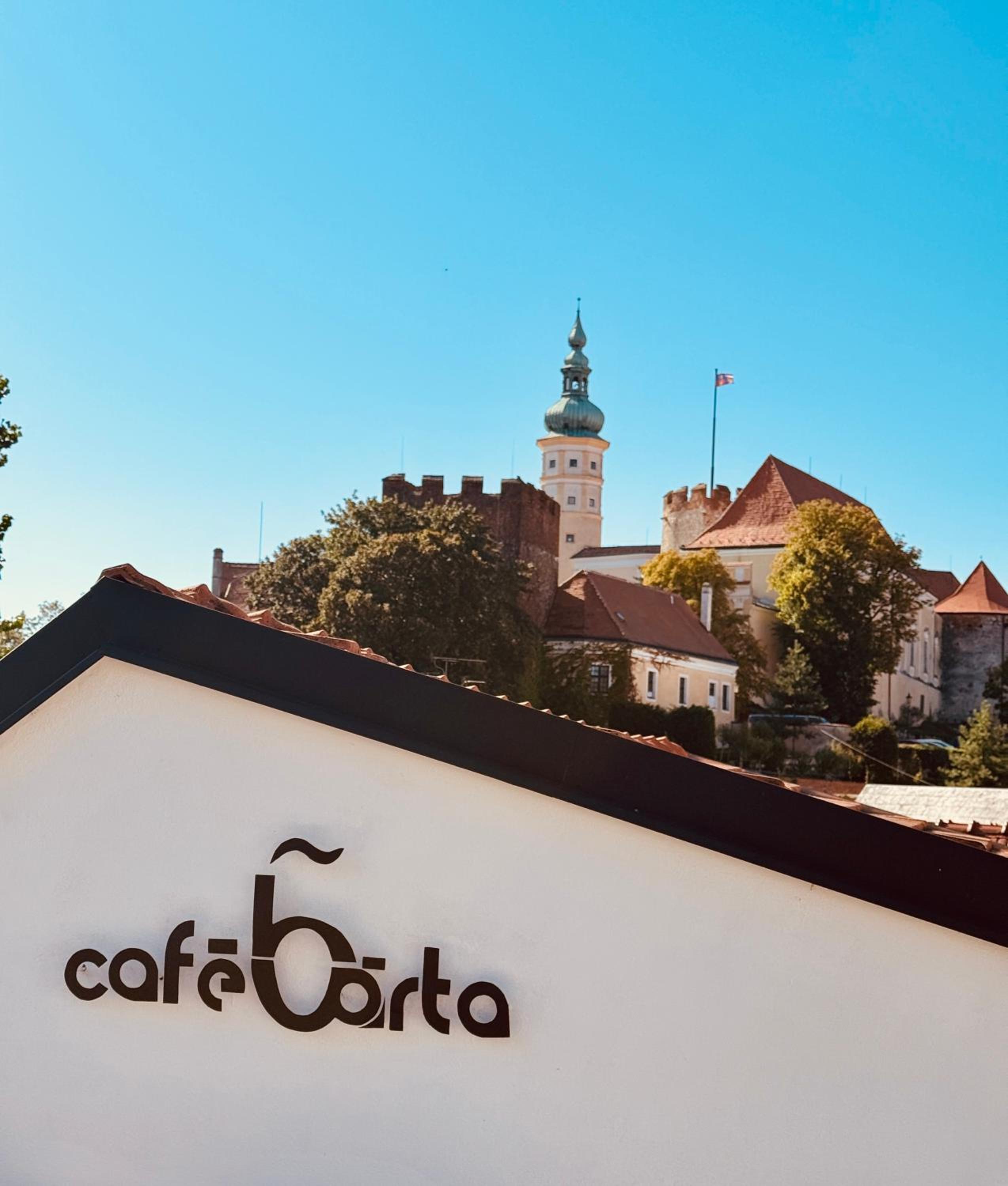Penzion, vinný sklep a café Bárta
