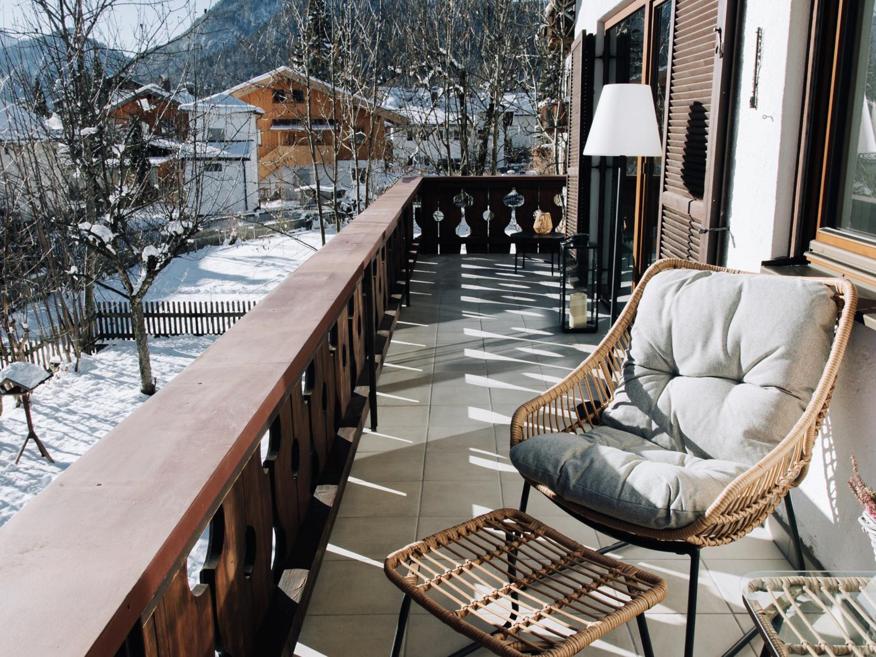 Die Karwendelsuite - 5 Sterne FeWo mit bestem Bergblick, zentrumsnah & ruhig gelegen, familienfreundlich