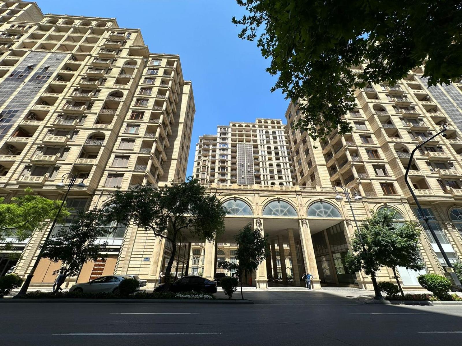 Lux Apartment Ferrari-78
