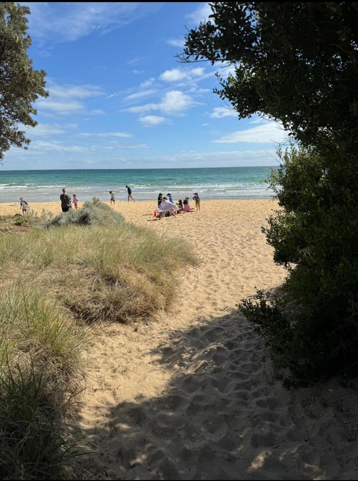 AMAZING location! 1 min stroll to Beach & Sea Views!