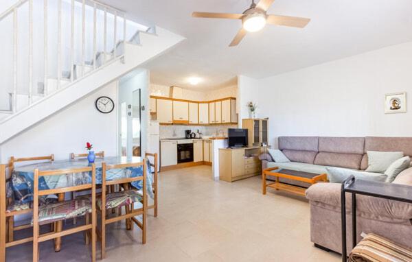 Fräsch duplex med havsutsikt