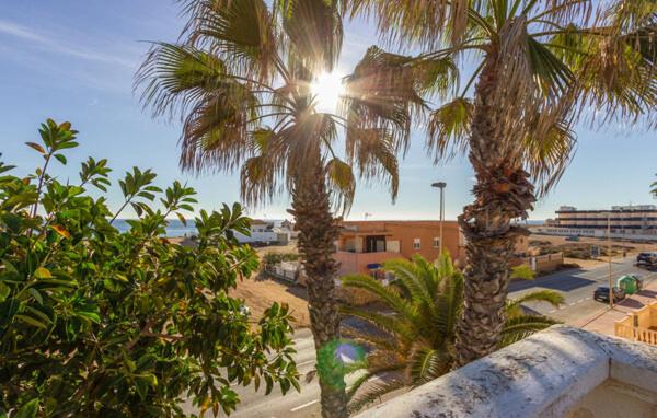 Fräsch duplex med havsutsikt