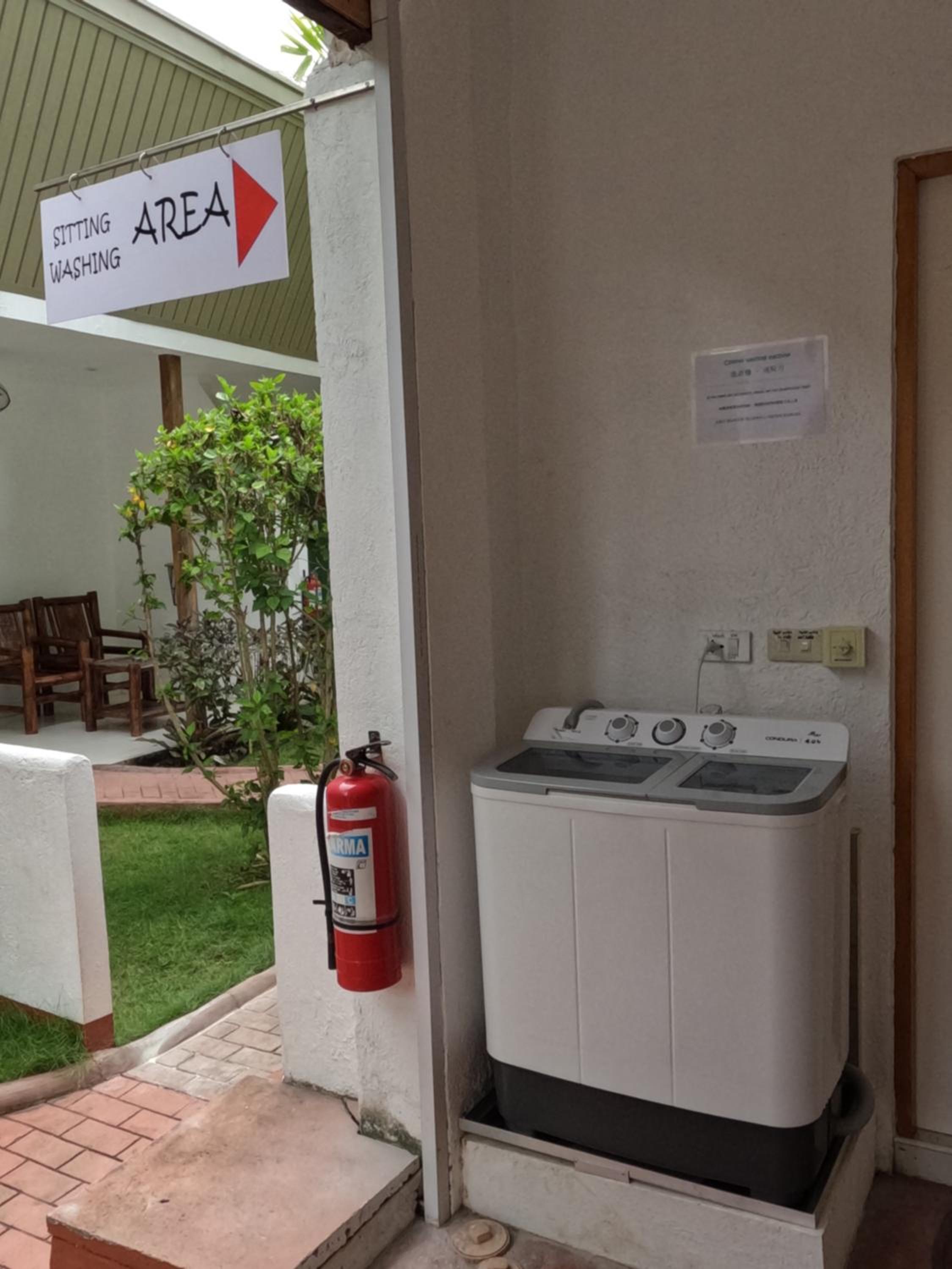 Alona Gecko Inn