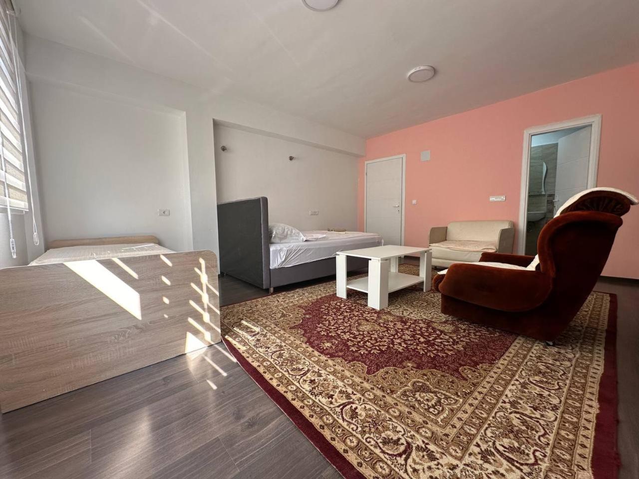 Huke Apartments