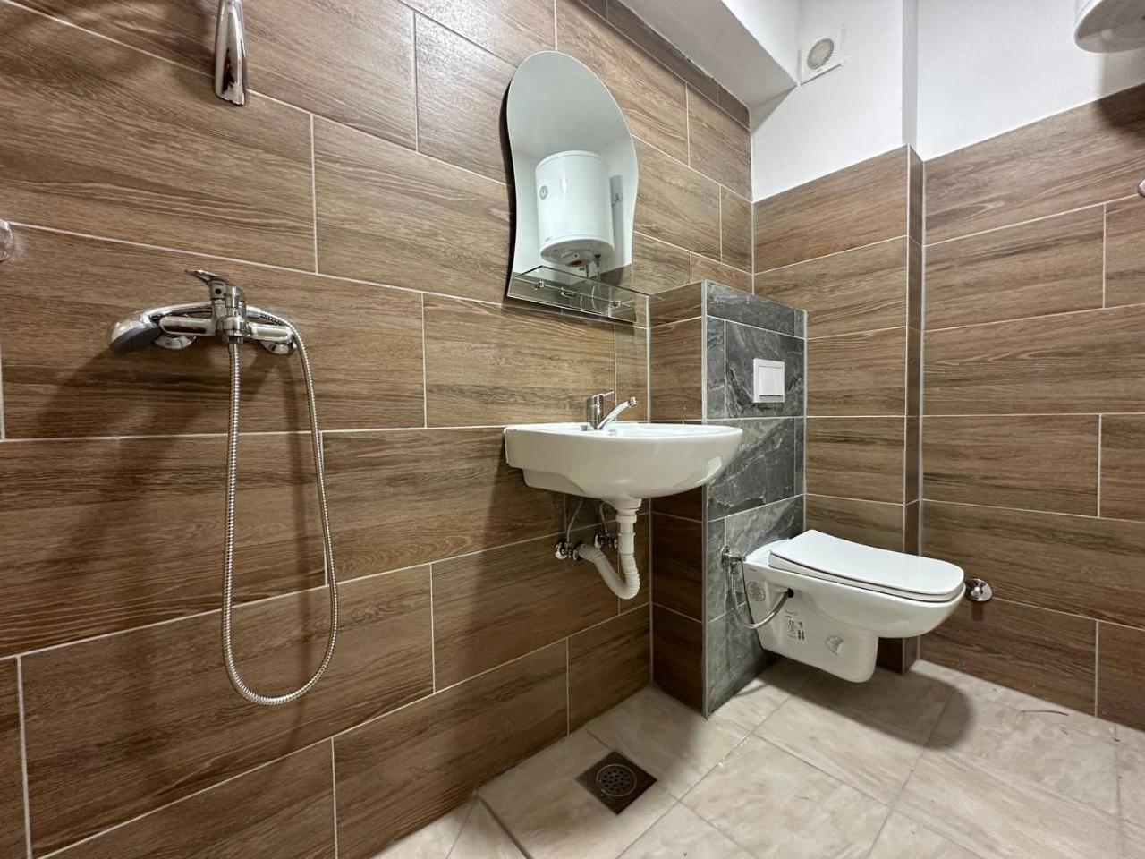 Huke Apartments