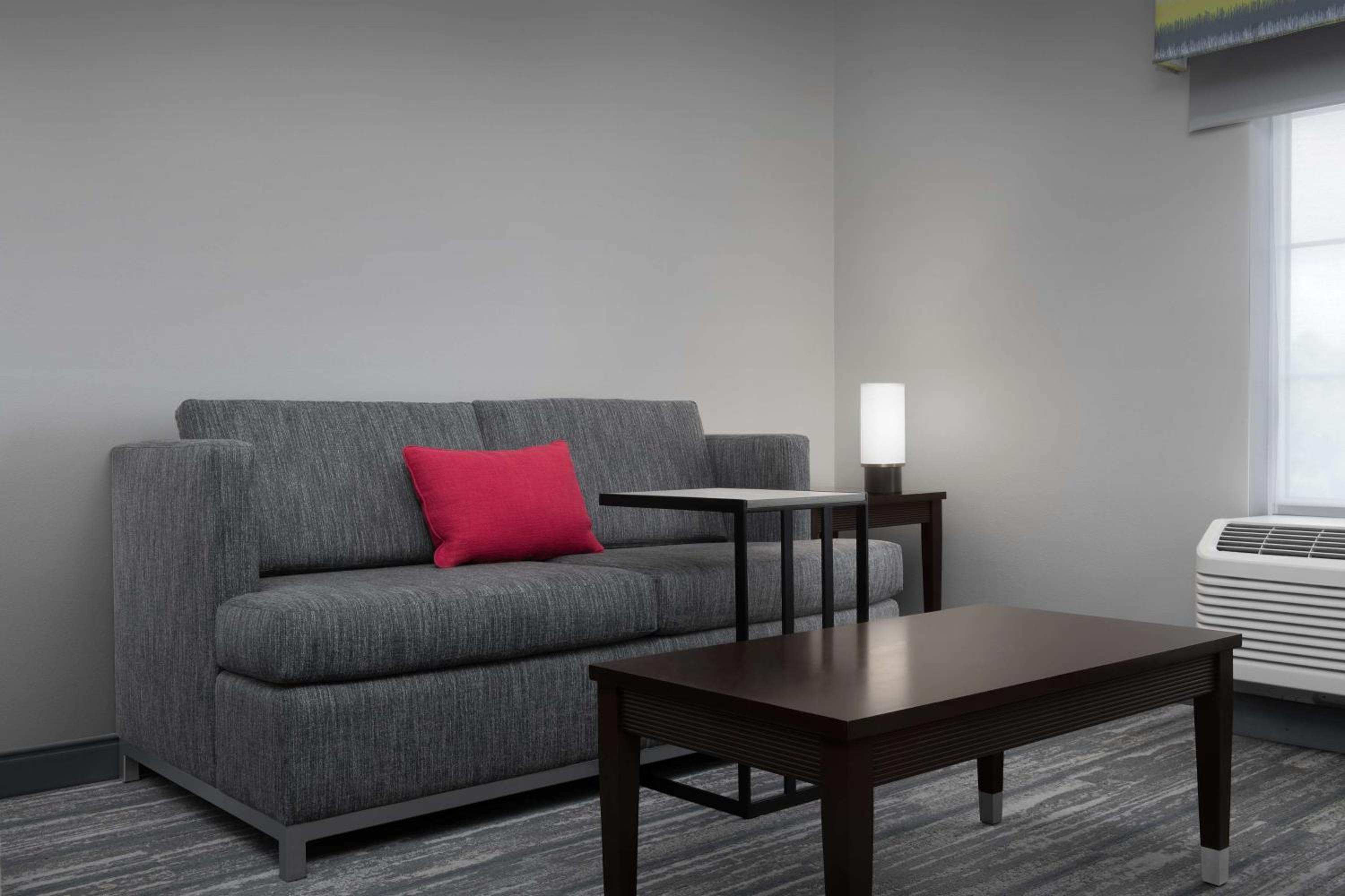 Statesboro Vacations - Hampton Inn Statesboro - Property Image 4