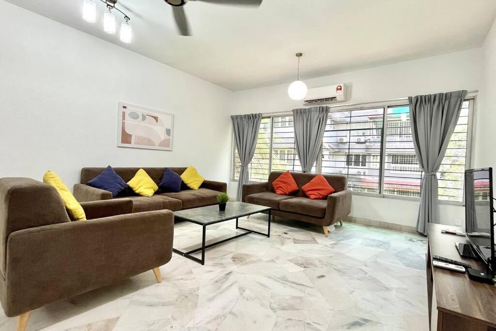 3BR Family Stay at Desa Pandan KL ready Wifi Netflix