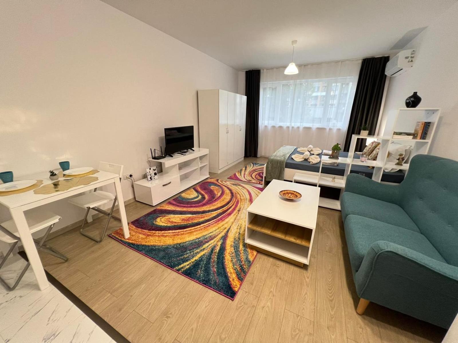 Santorini modern and cosy Apt near UNSS and NSA w WiFi