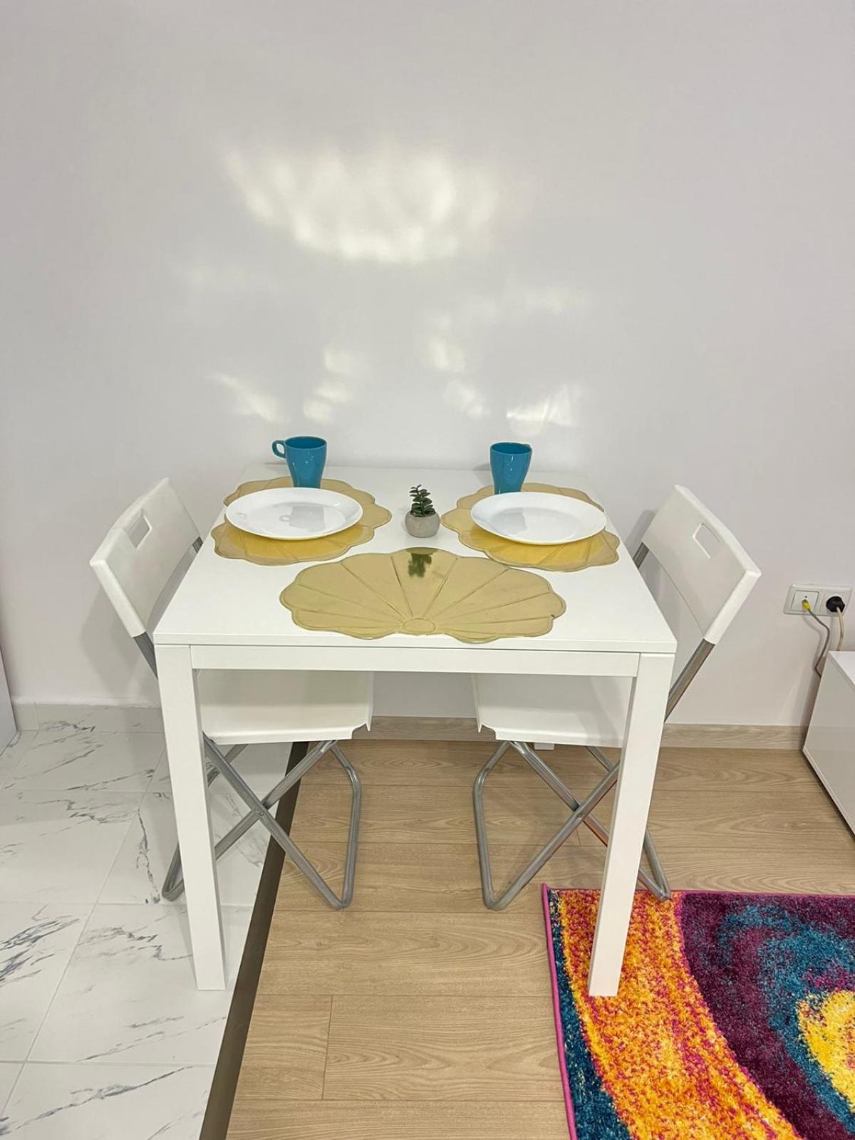 Santorini modern and cosy Apt near UNSS and NSA w WiFi
