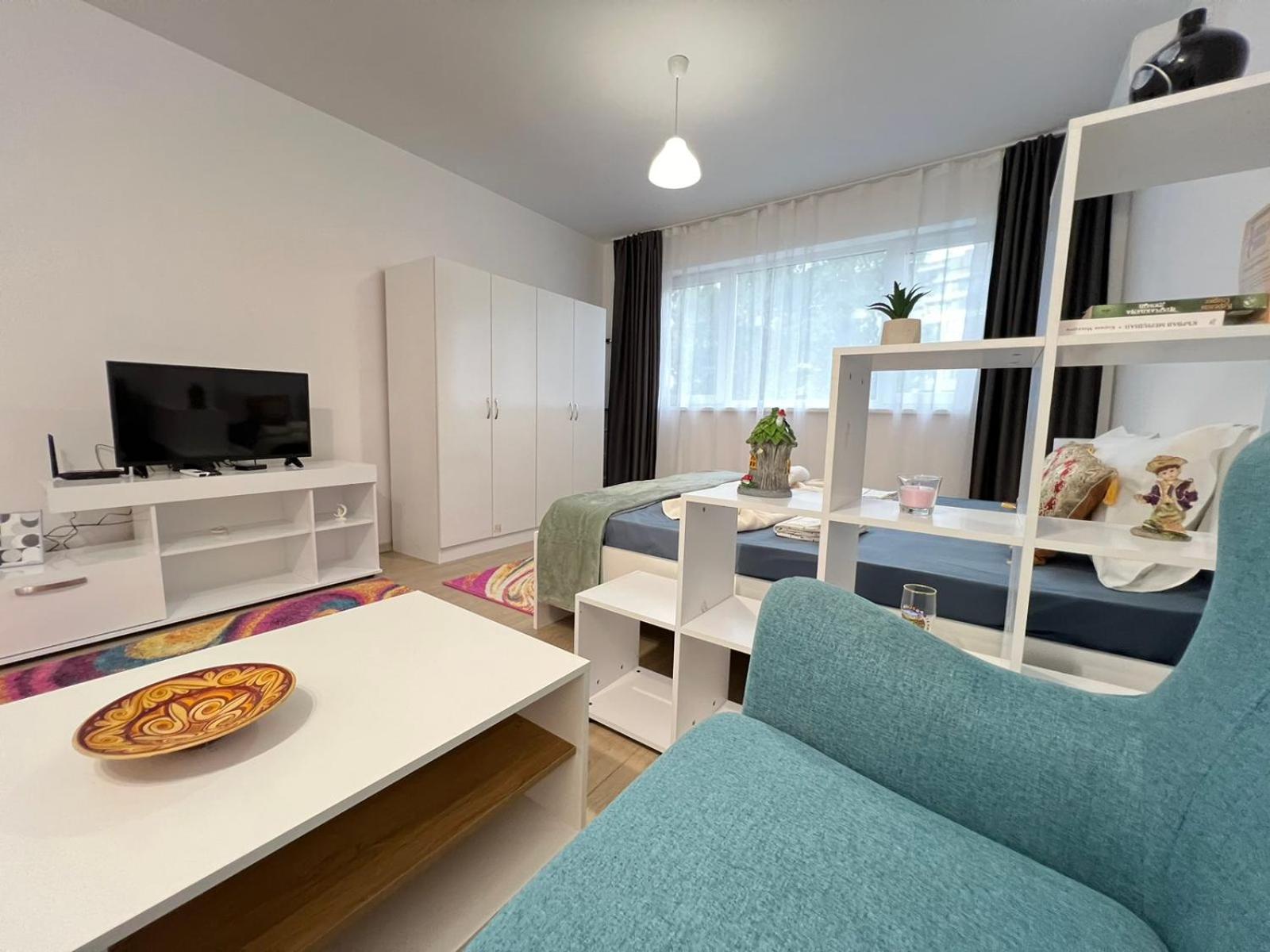 Santorini modern and cosy Apt near UNSS and NSA w WiFi