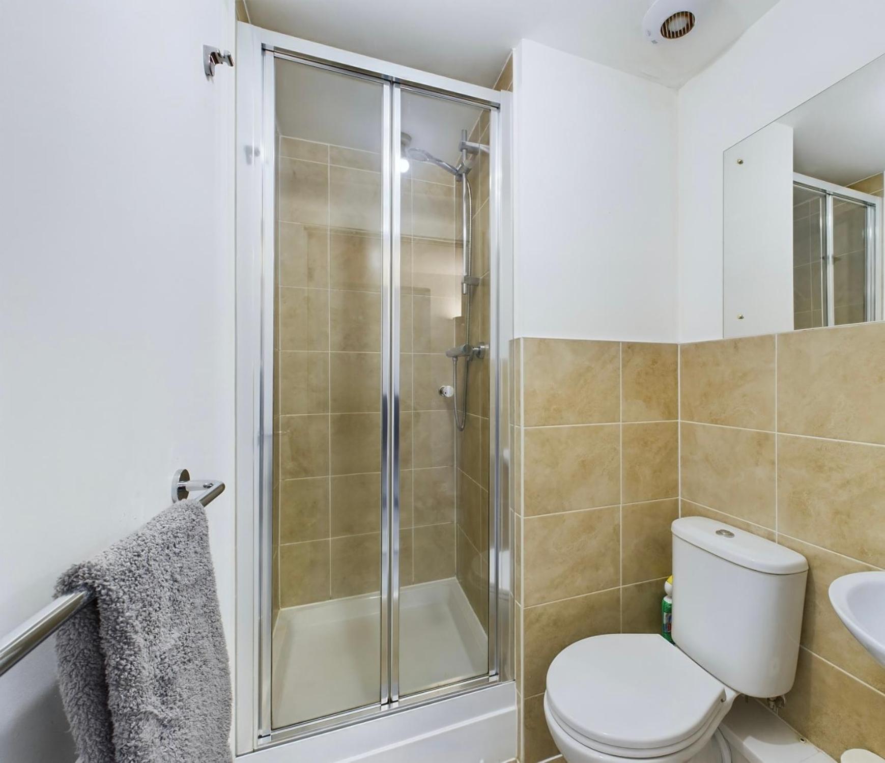 Modern 2 bed city apartment with private parking view 5