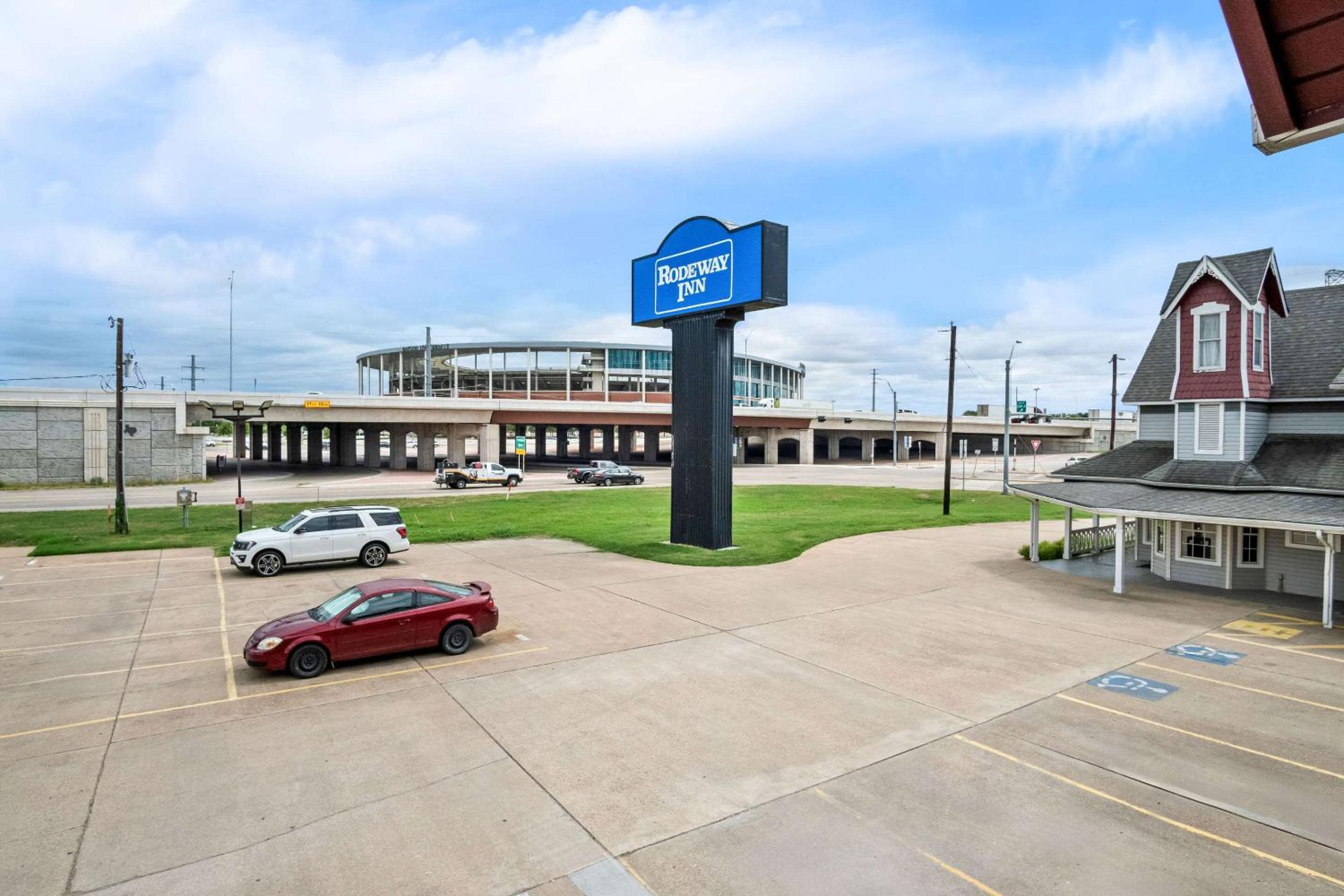 Rodeway Inn Waco Downtown near University