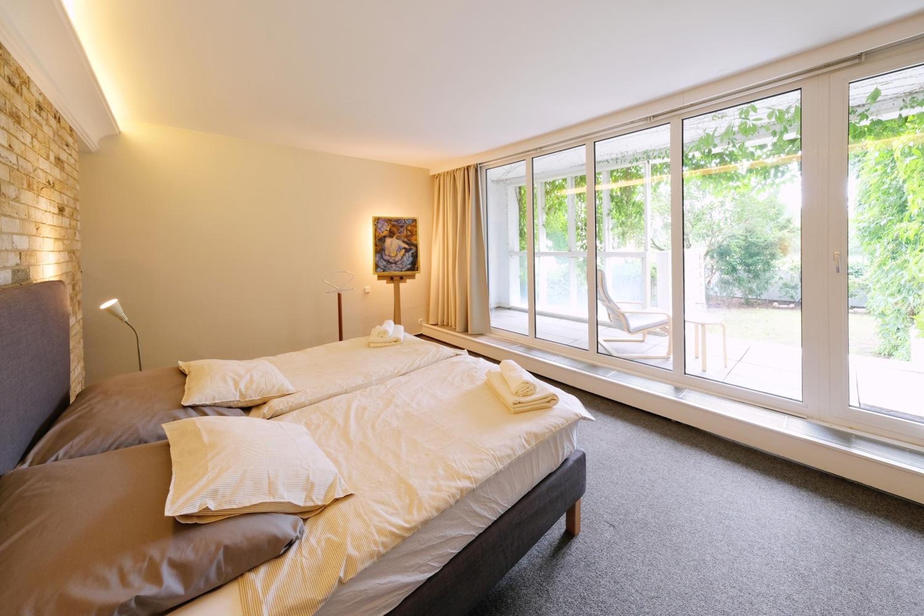 ViDa Prostorný 220 m2 3BR Apartmán s Krbem a Zahradou, Ideální pro Rodiny