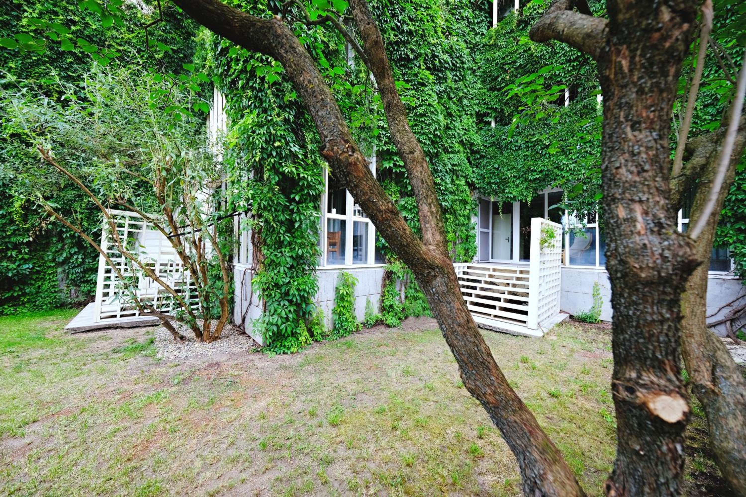 ViDa Prostorný 220 m2 3BR Apartmán s Krbem a Zahradou, Ideální pro Rodiny