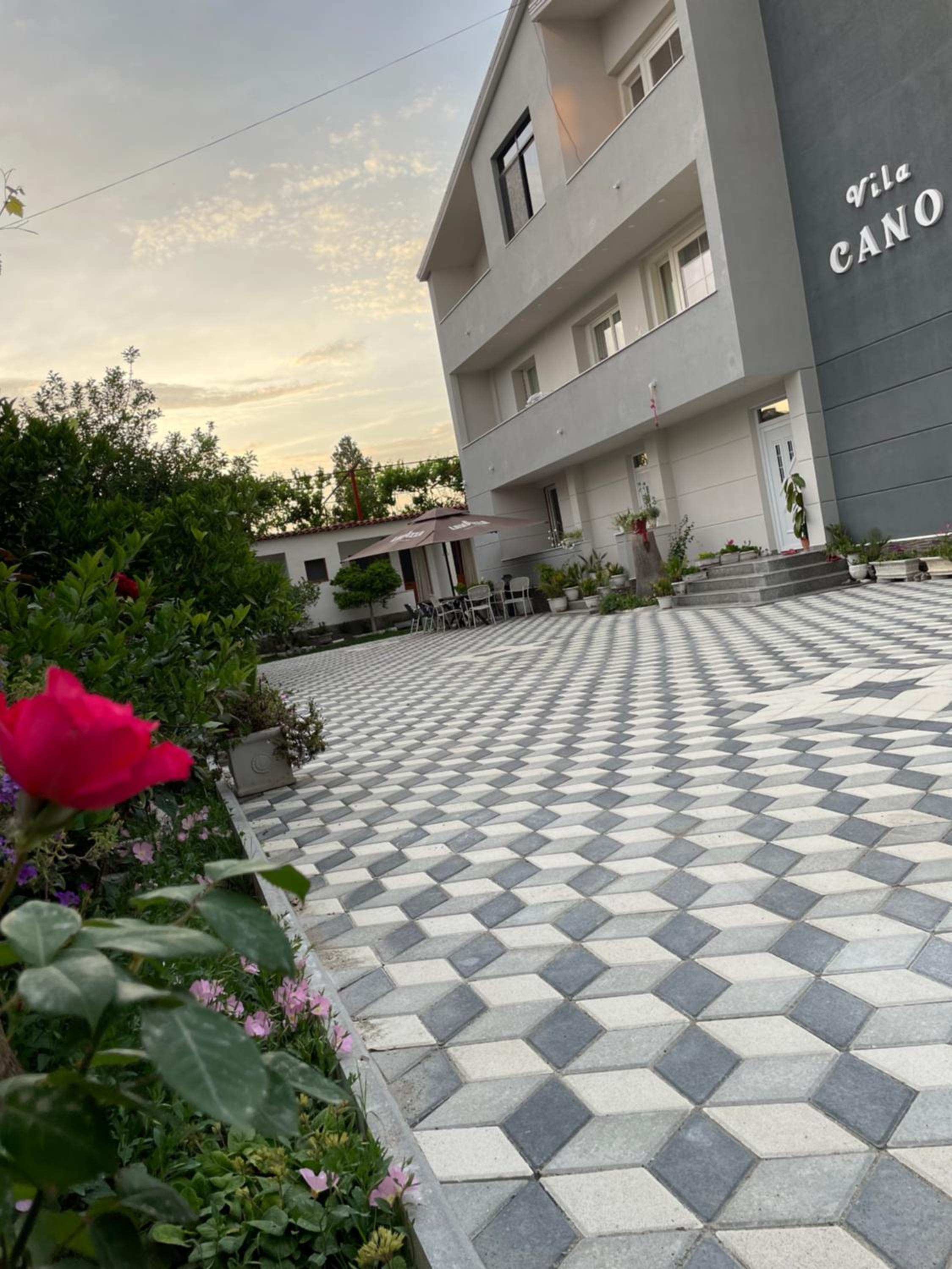VILA CANO Boutique