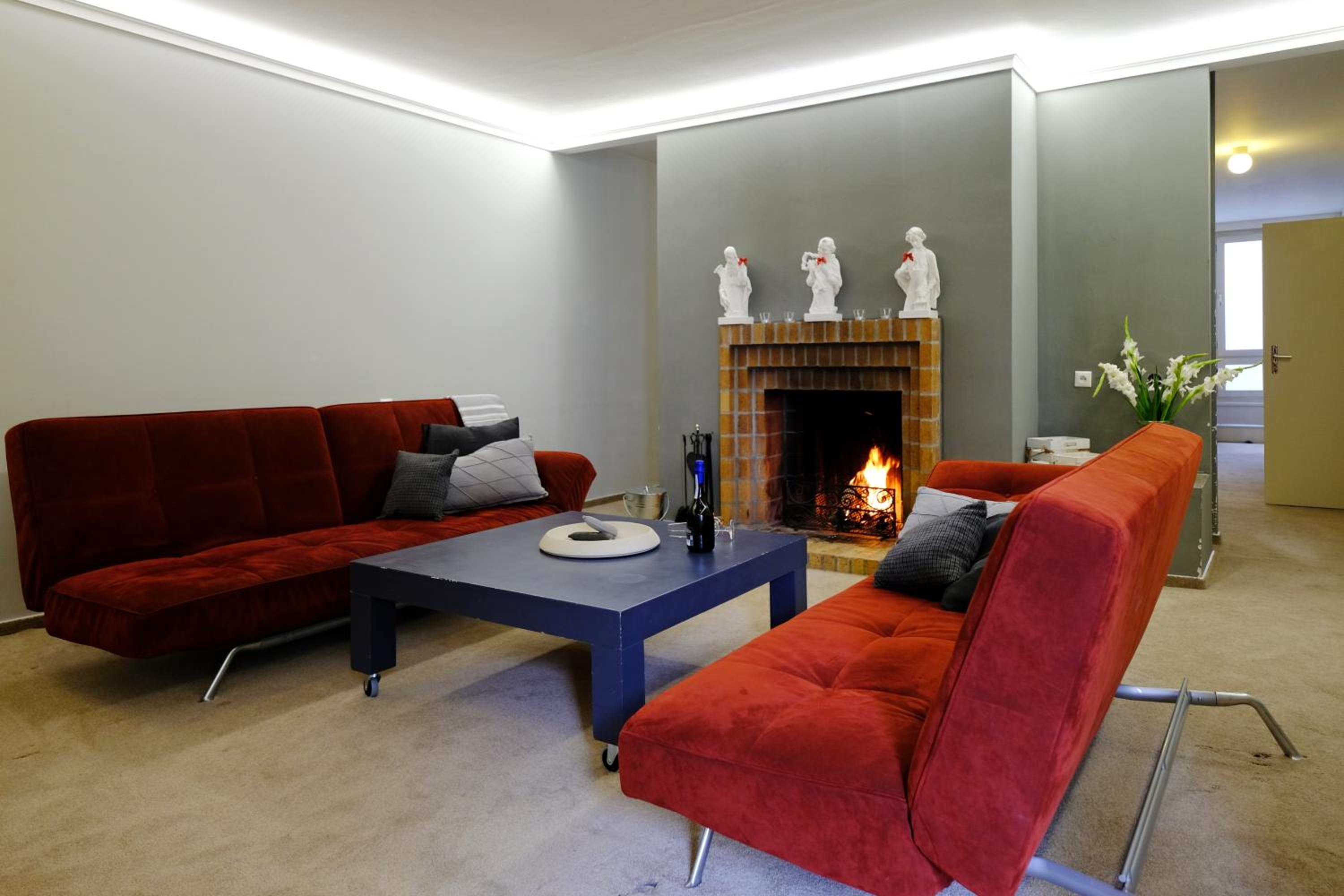 ViDa Prostorný 220 m2 3BR Apartmán s Krbem a Zahradou, Ideální pro Rodiny