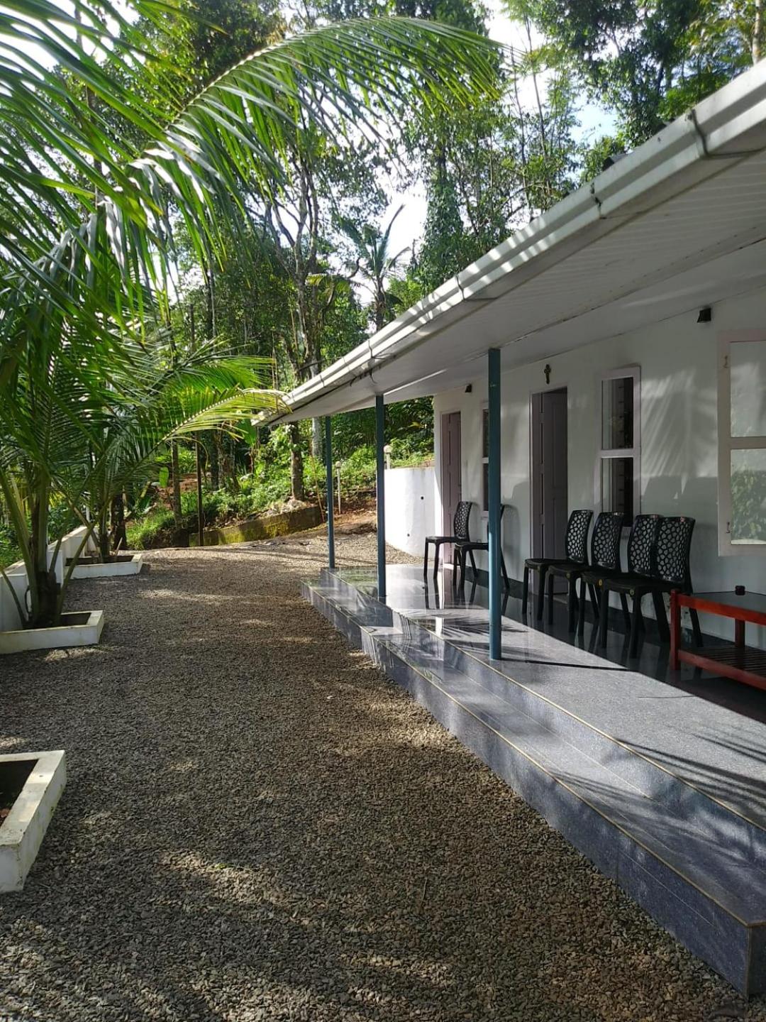 Navaratna Holiday Homestay view 2