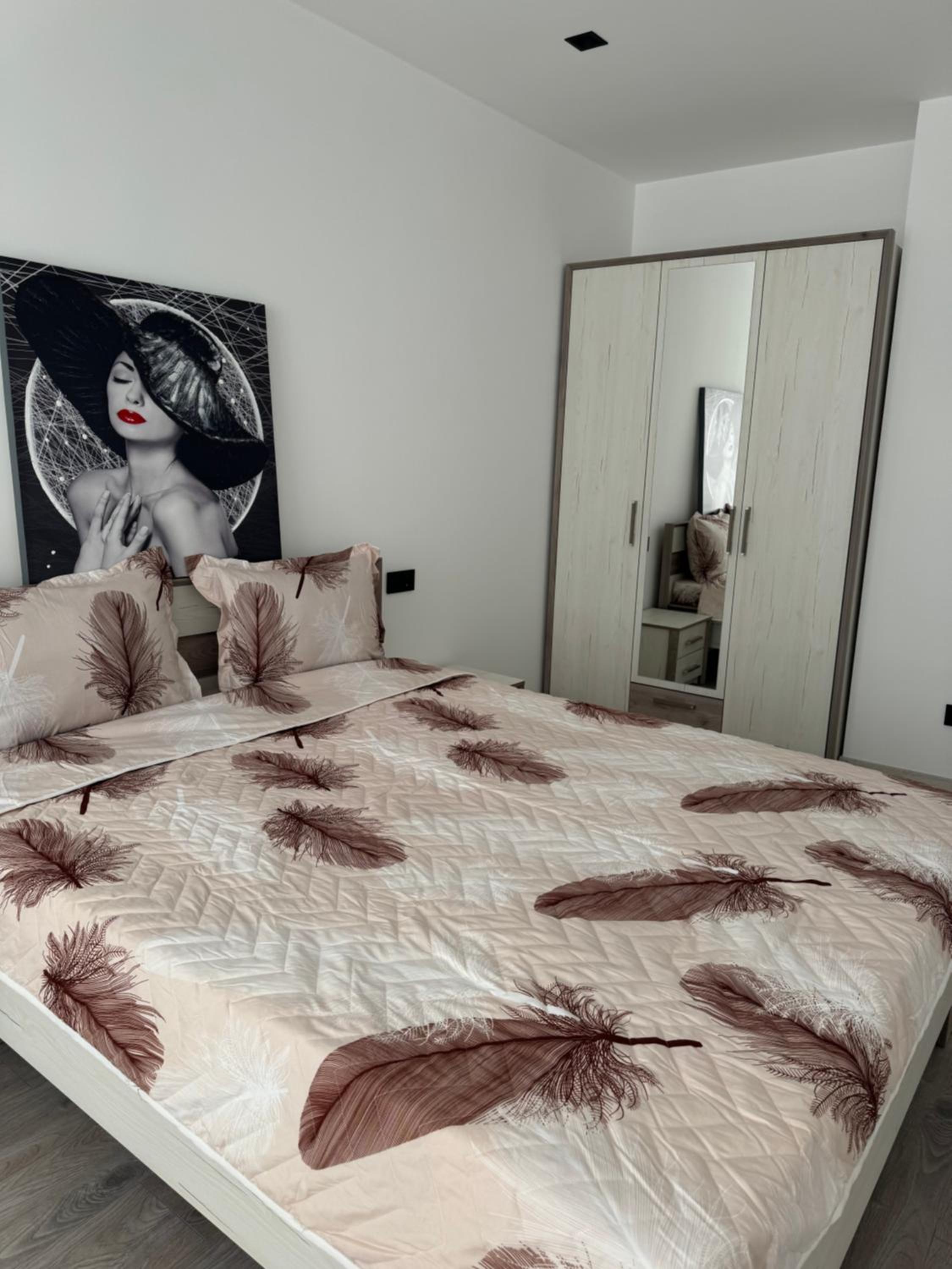 Gloria Apartment