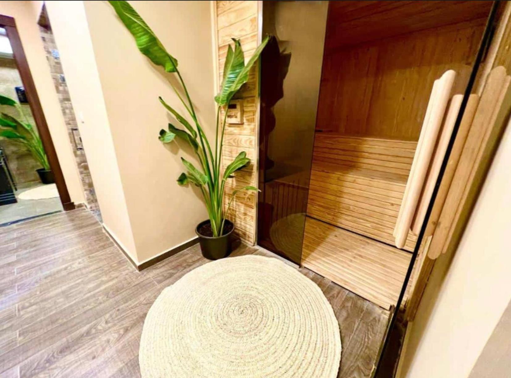 Sea View Suite Sleeps 2 with Parking
