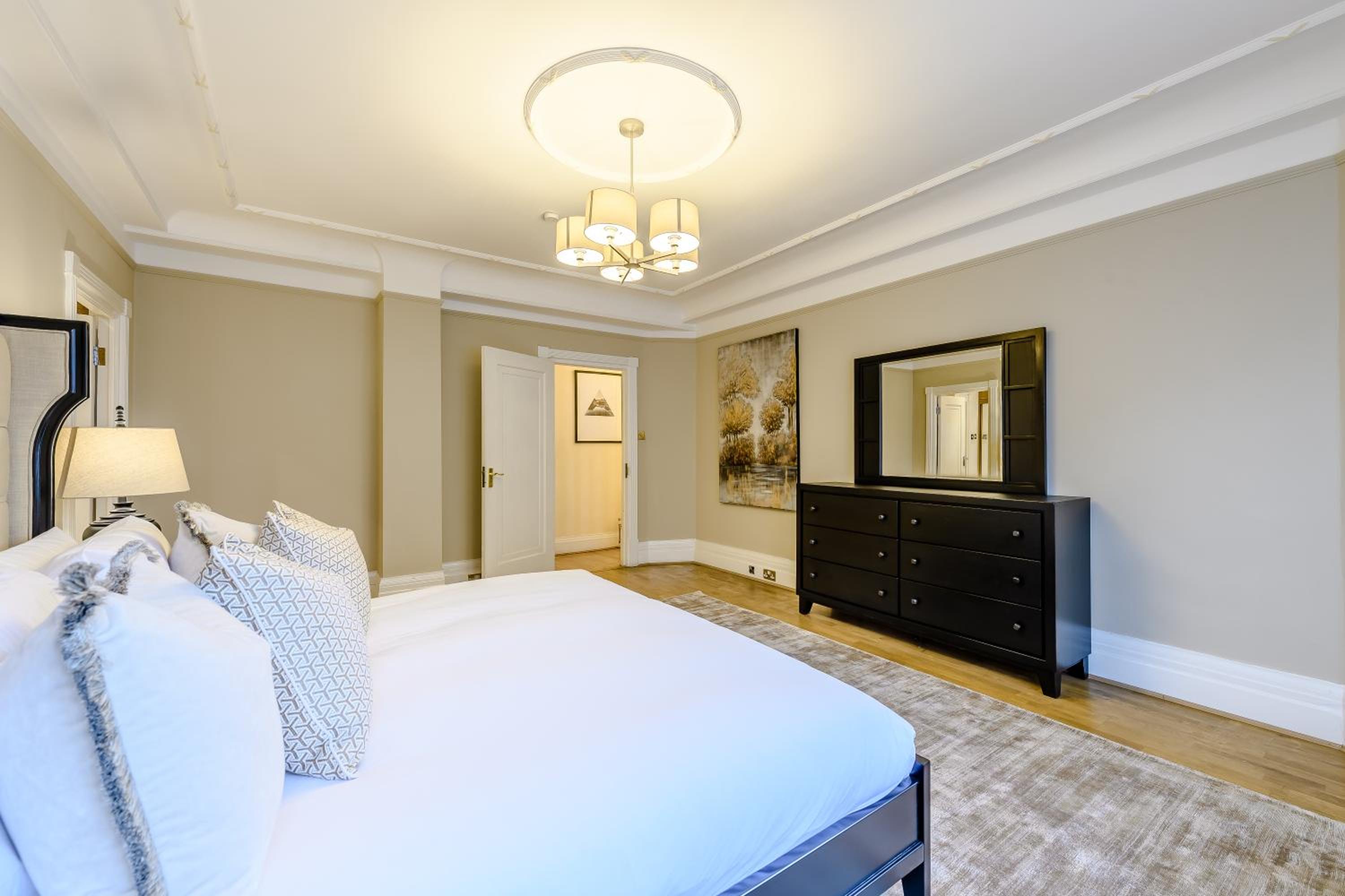 Strathmore Court Apartments