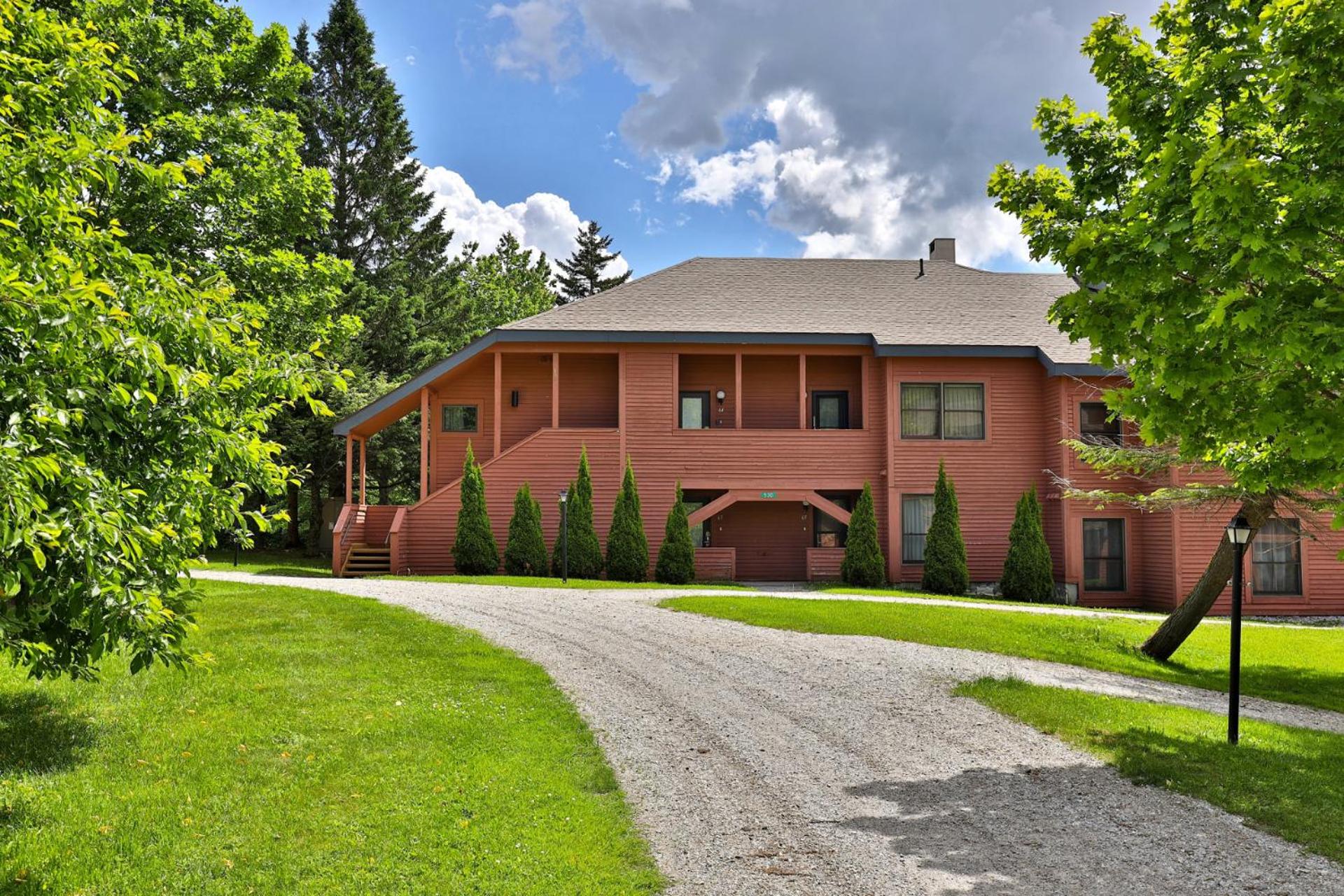 Trail Creek 64 - 1 BR with Loft, Ski Home Trail, Bus, Hot Tub, Pool!