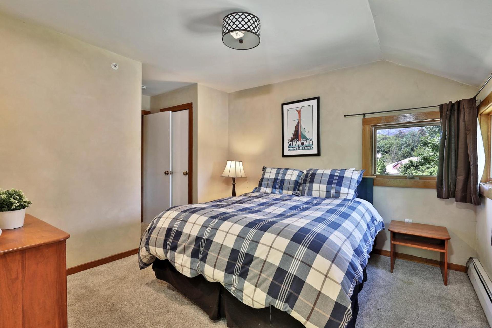 Trail Creek 64 - 1 BR with Loft, Ski Home Trail, Bus, Hot Tub, Pool!