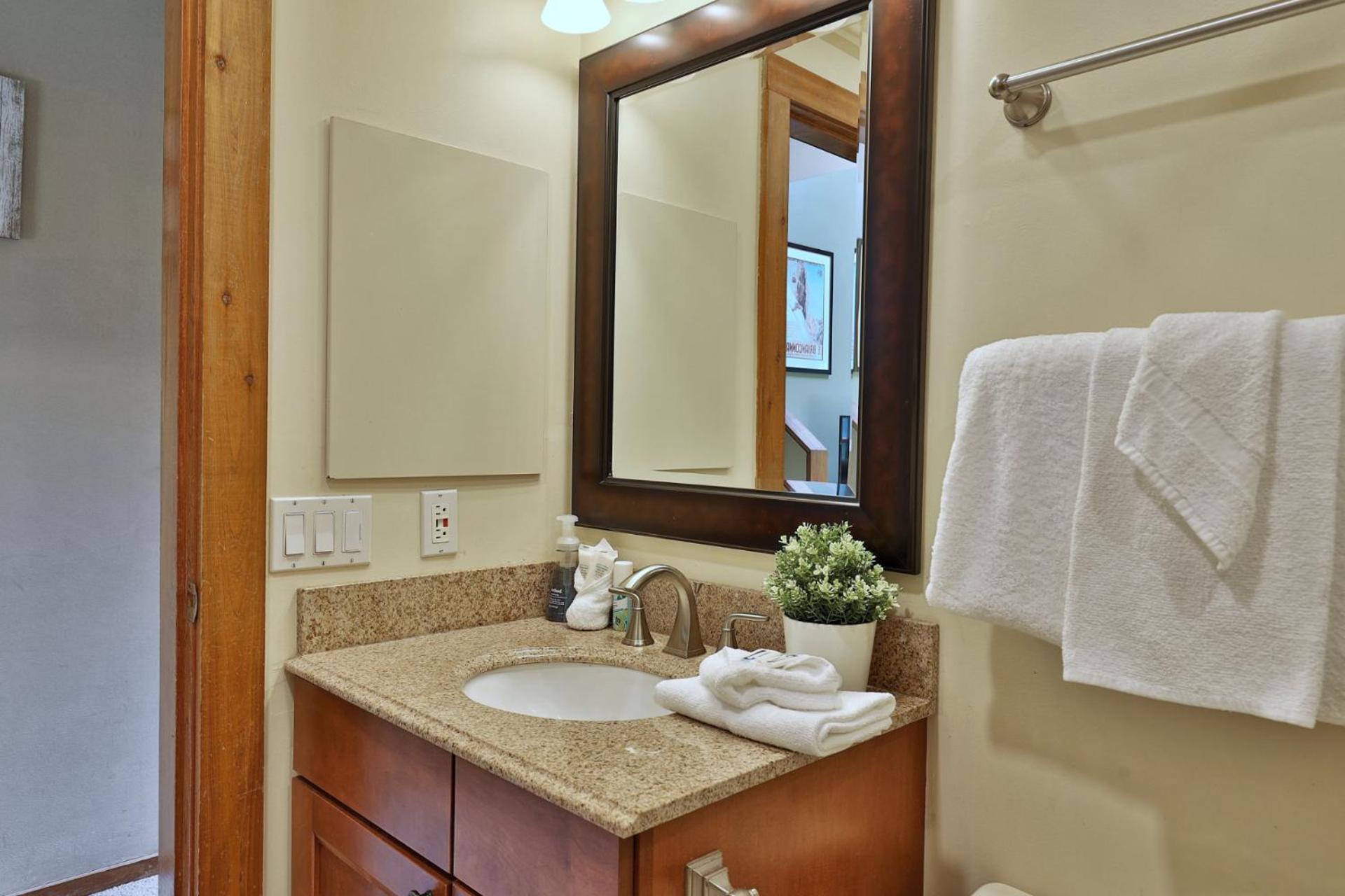 Trail Creek 64 - 1 BR with Loft, Ski Home Trail, Bus, Hot Tub, Pool!
