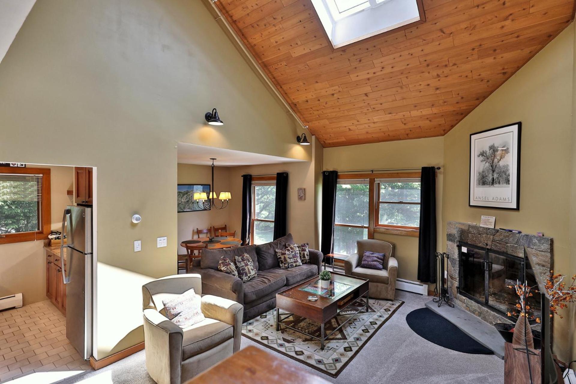 Trail Creek 64 - 1 BR with Loft, Ski Home Trail, Bus, Hot Tub, Pool!