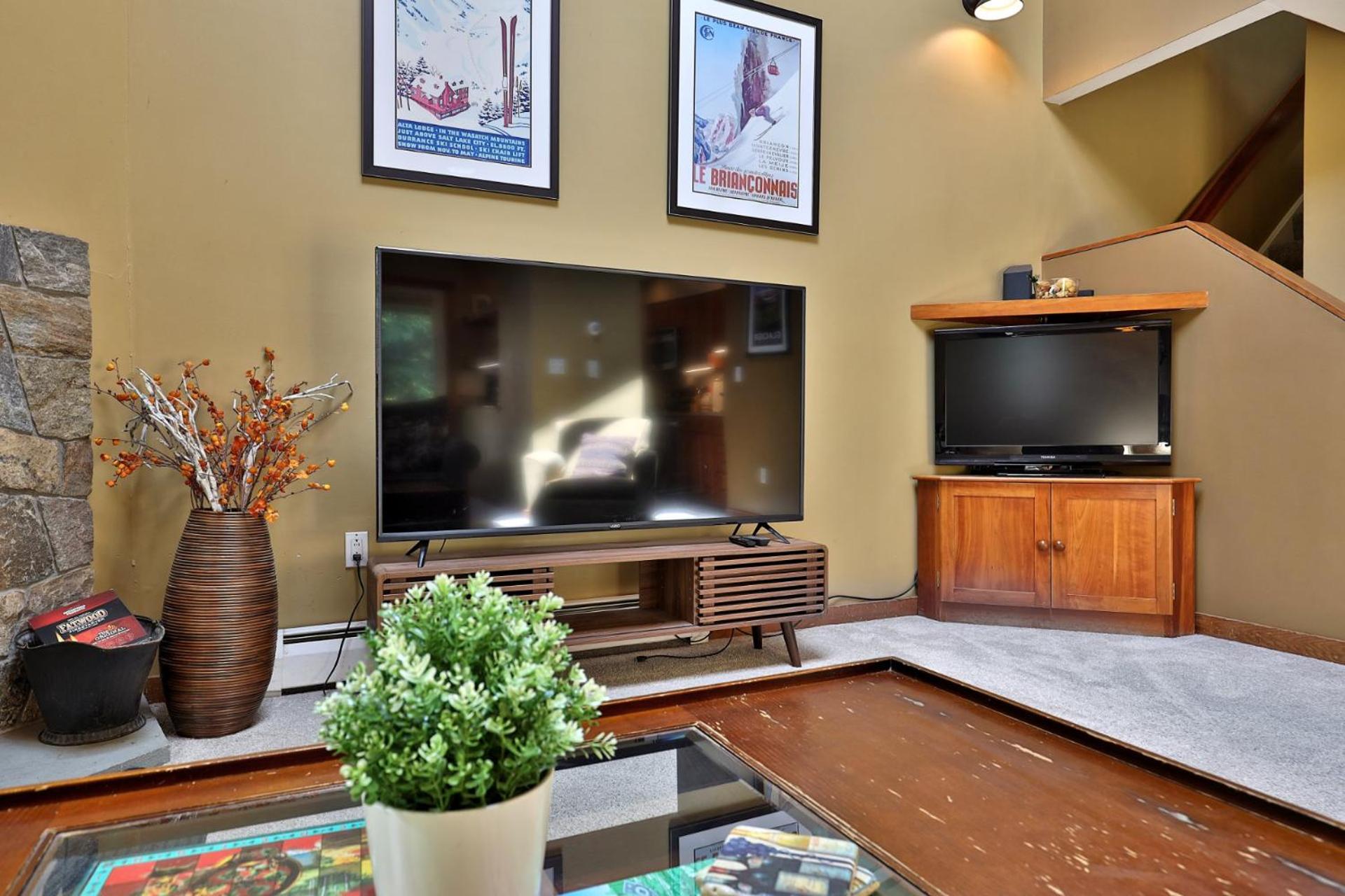 Trail Creek 64 - 1 BR with Loft, Ski Home Trail, Bus, Hot Tub, Pool!