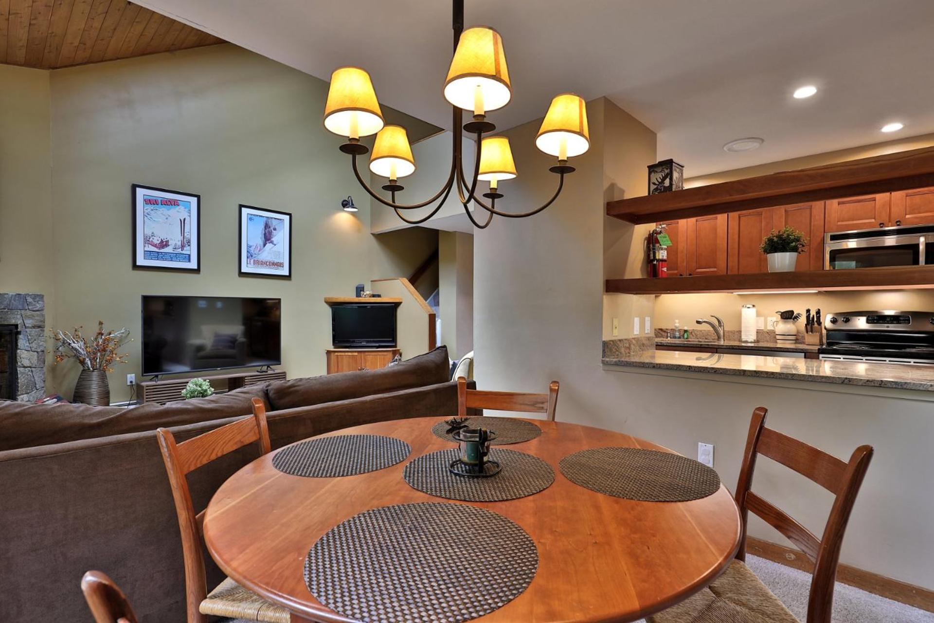Trail Creek 64 - 1 BR with Loft, Ski Home Trail, Bus, Hot Tub, Pool!