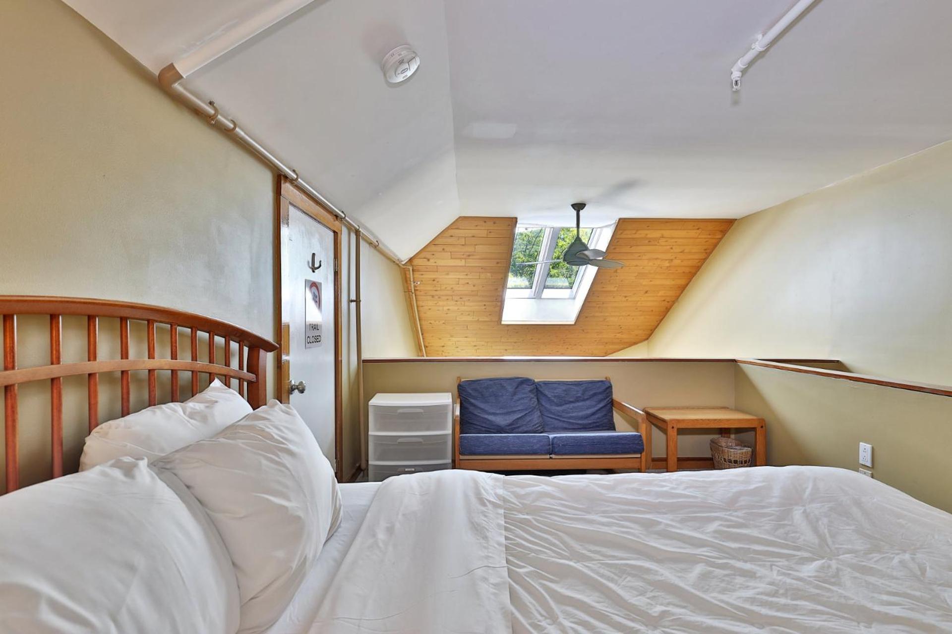 Trail Creek 64 - 1 BR with Loft, Ski Home Trail, Bus, Hot Tub, Pool!