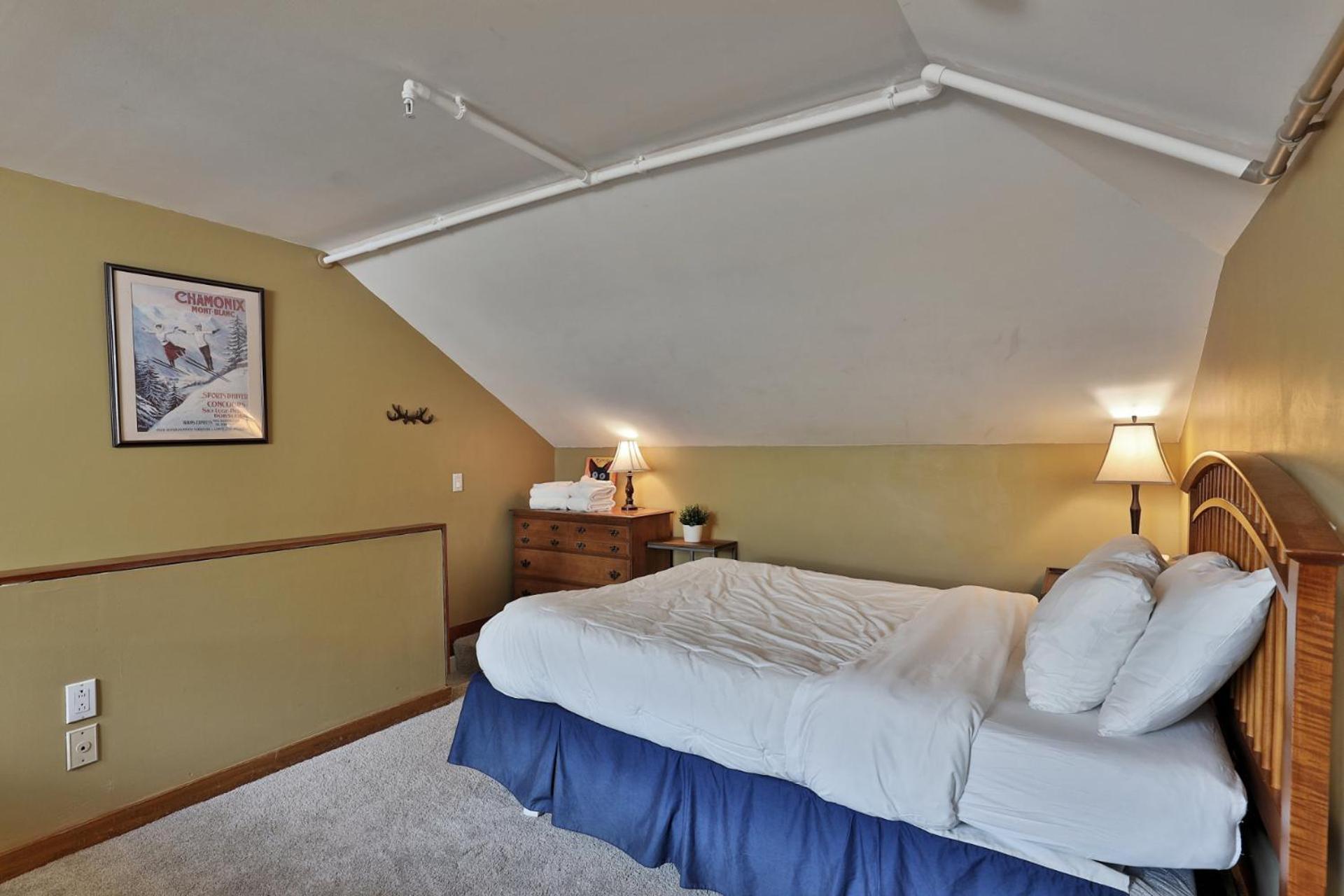 Trail Creek 64 - 1 BR with Loft, Ski Home Trail, Bus, Hot Tub, Pool!
