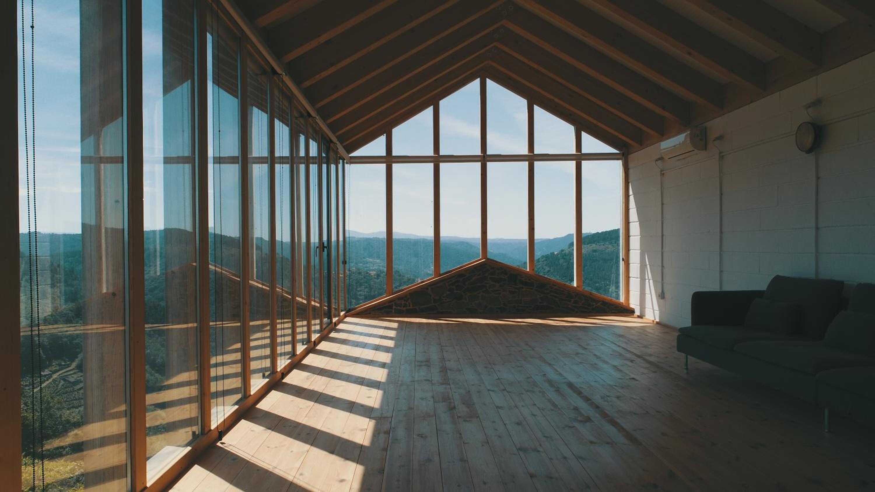 Geodesic Domes with Best Views in Ribeira Sacra