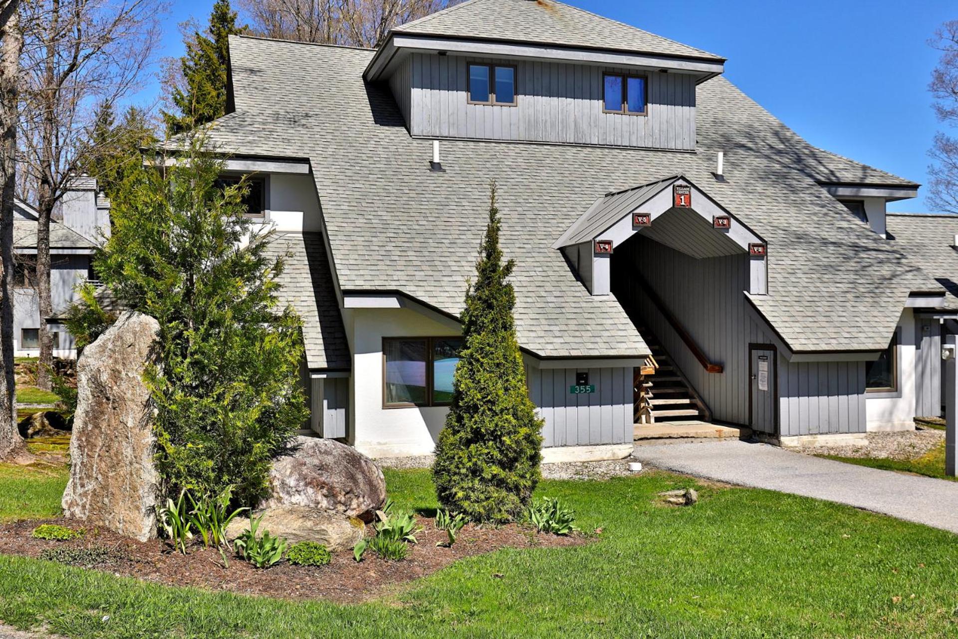 Gorgeous 2BR, 2BA Woods Condo V5 - Pool, Hot Tub, Spa, Tennis, Gym