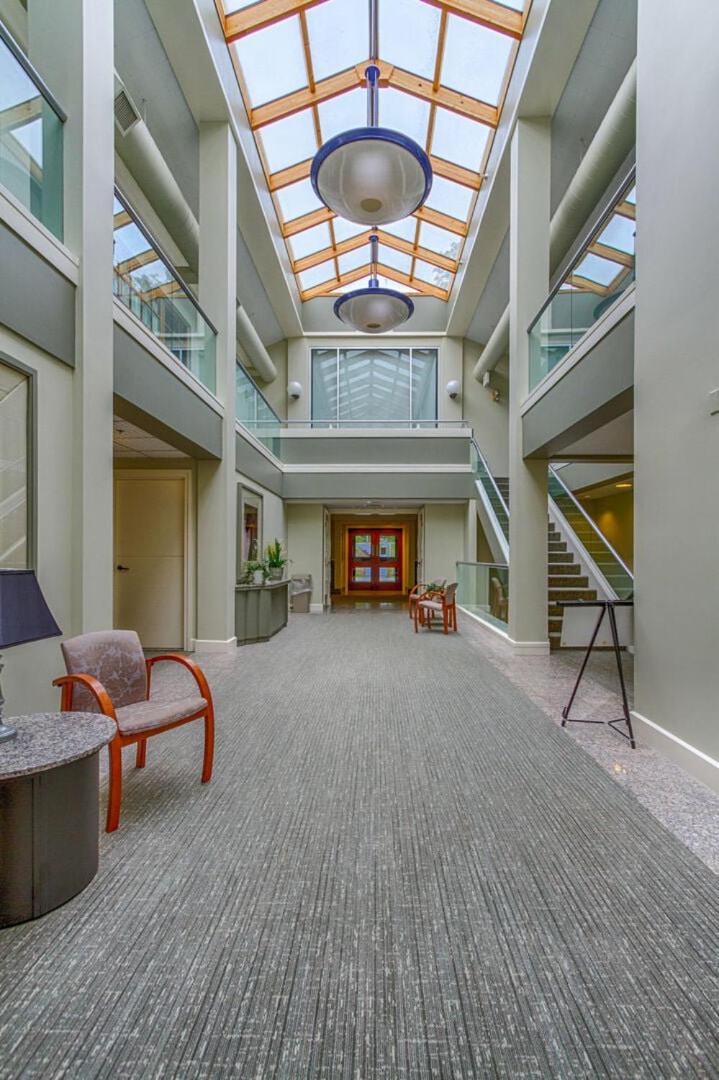 Gorgeous 2BR, 2BA Woods Condo V5 - Pool, Hot Tub, Spa, Tennis, Gym