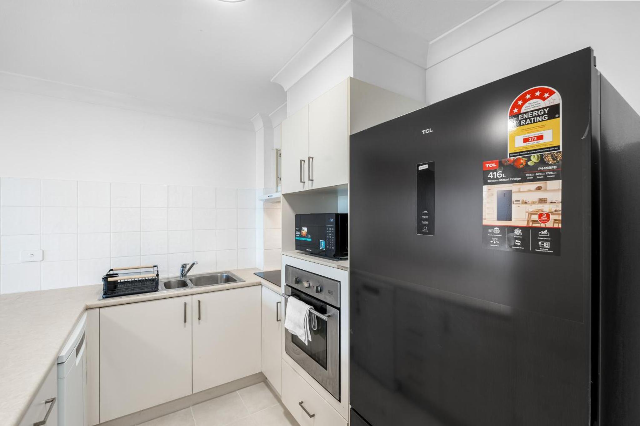 The Hideaway - Riverside Central Surfers 2BR Apartment with Pool