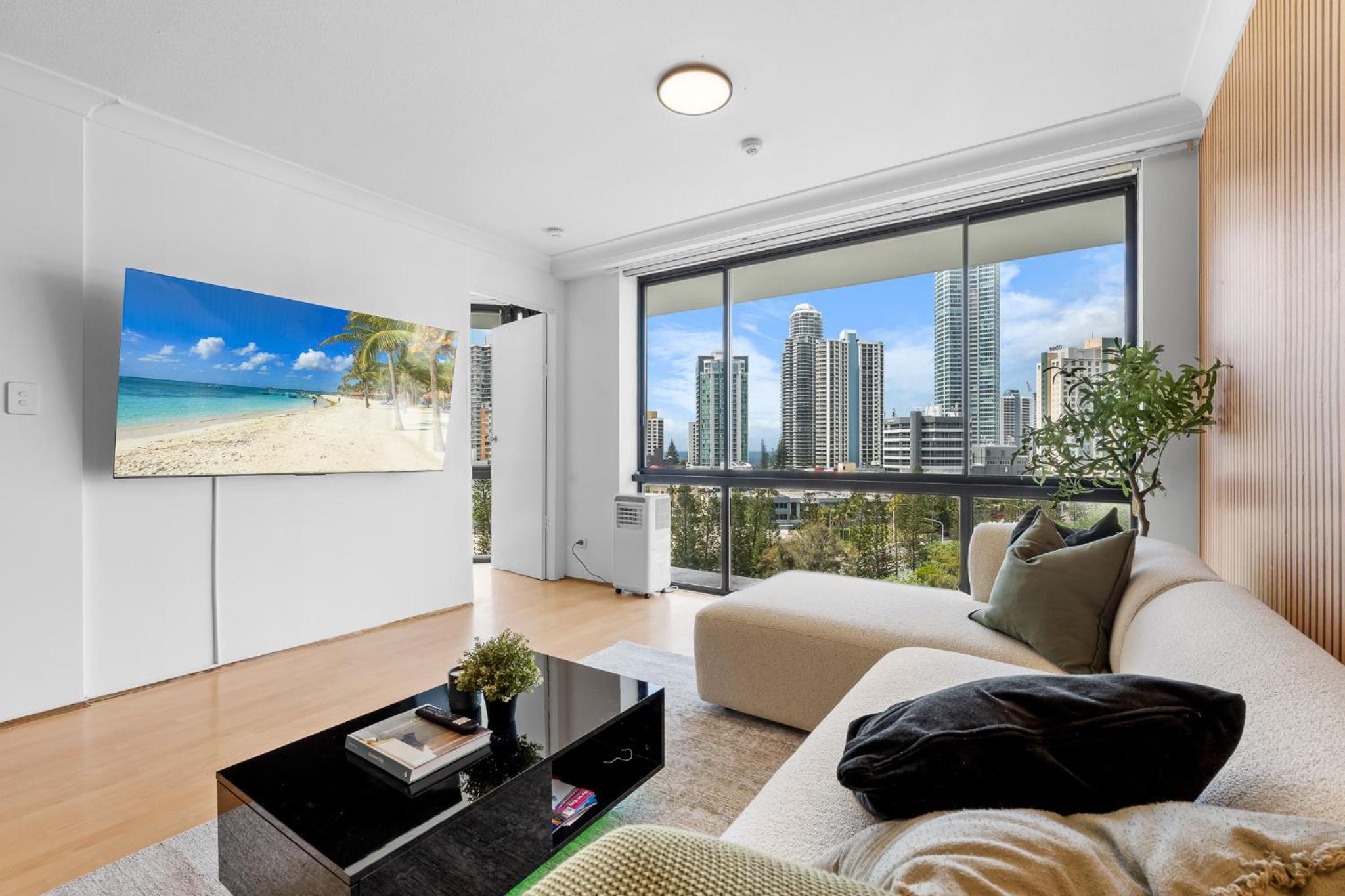 The Hideaway - Riverside Central Surfers 2BR Apartment with Pool