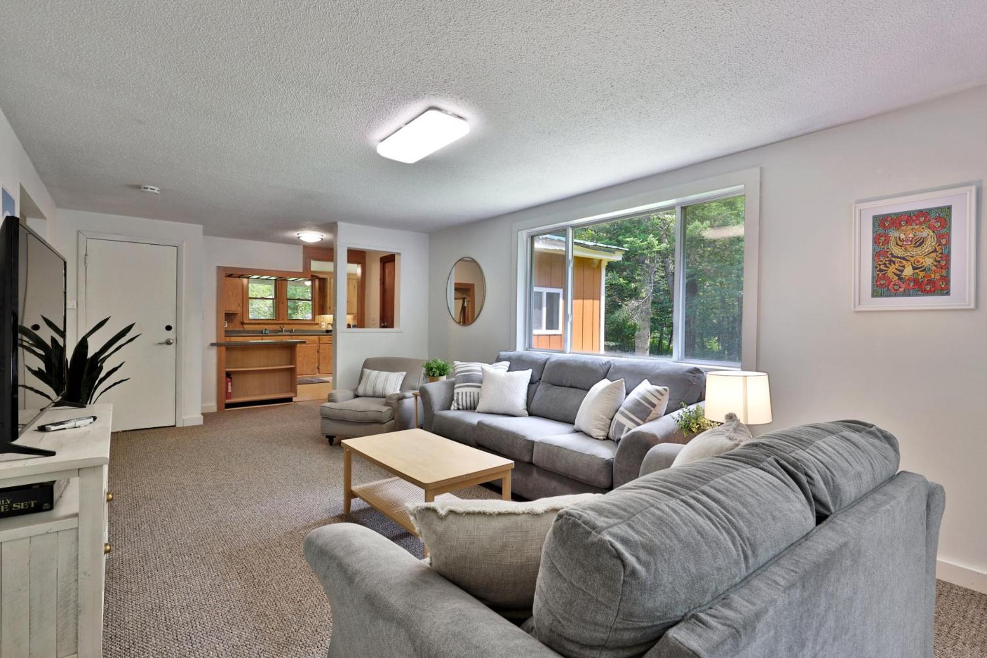 The Mendon Cottage - Charming Vermont Home Close to Pico, Ski Rental Deals!
