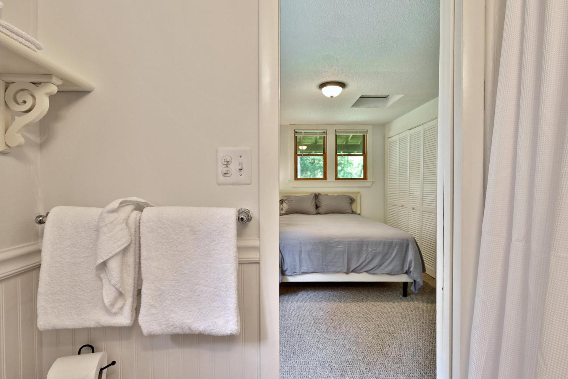 The Mendon Cottage - Charming Vermont Home Close to Pico, Ski Rental Deals!