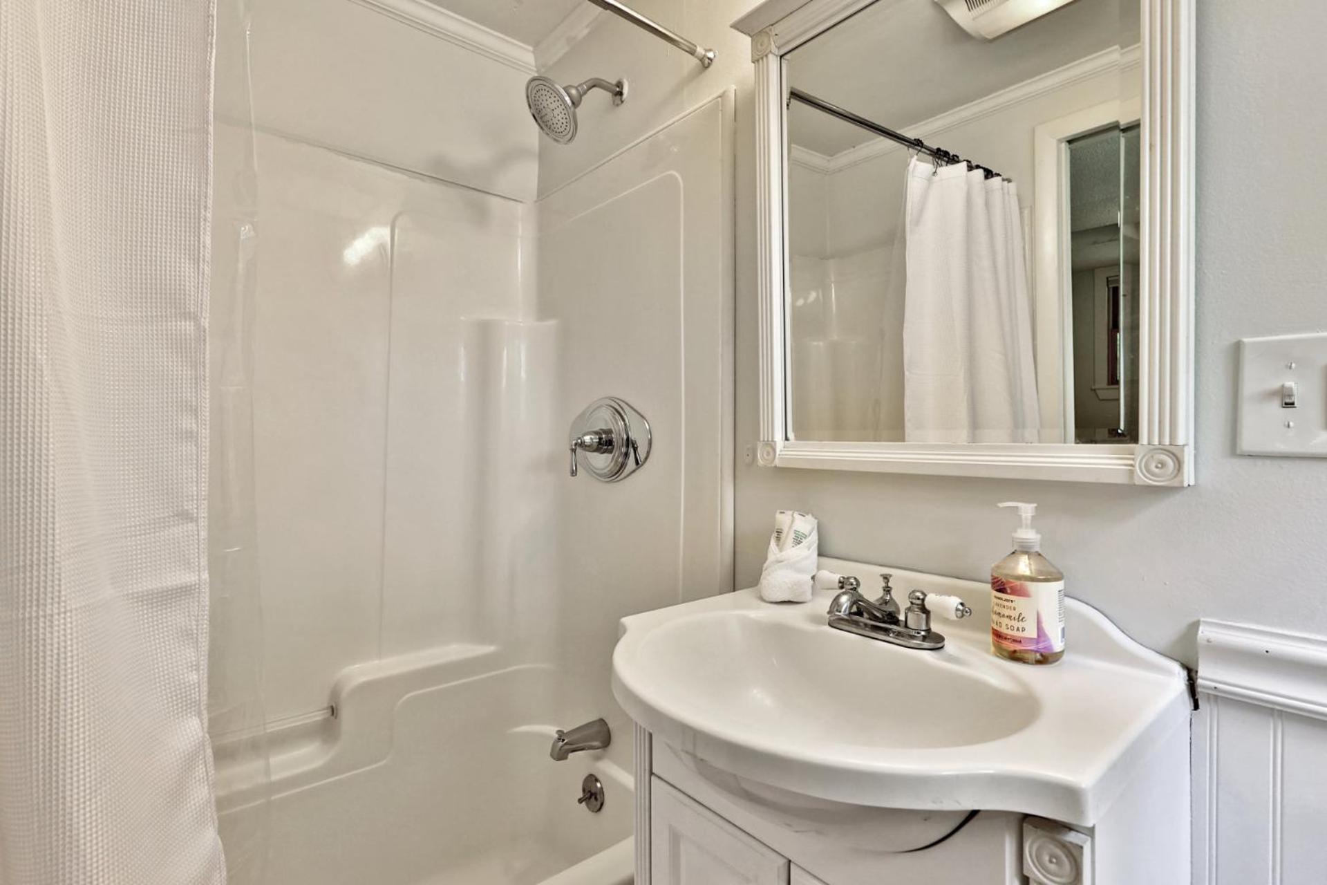 The Mendon Cottage - Charming Vermont Home Close to Pico, Ski Rental Deals!